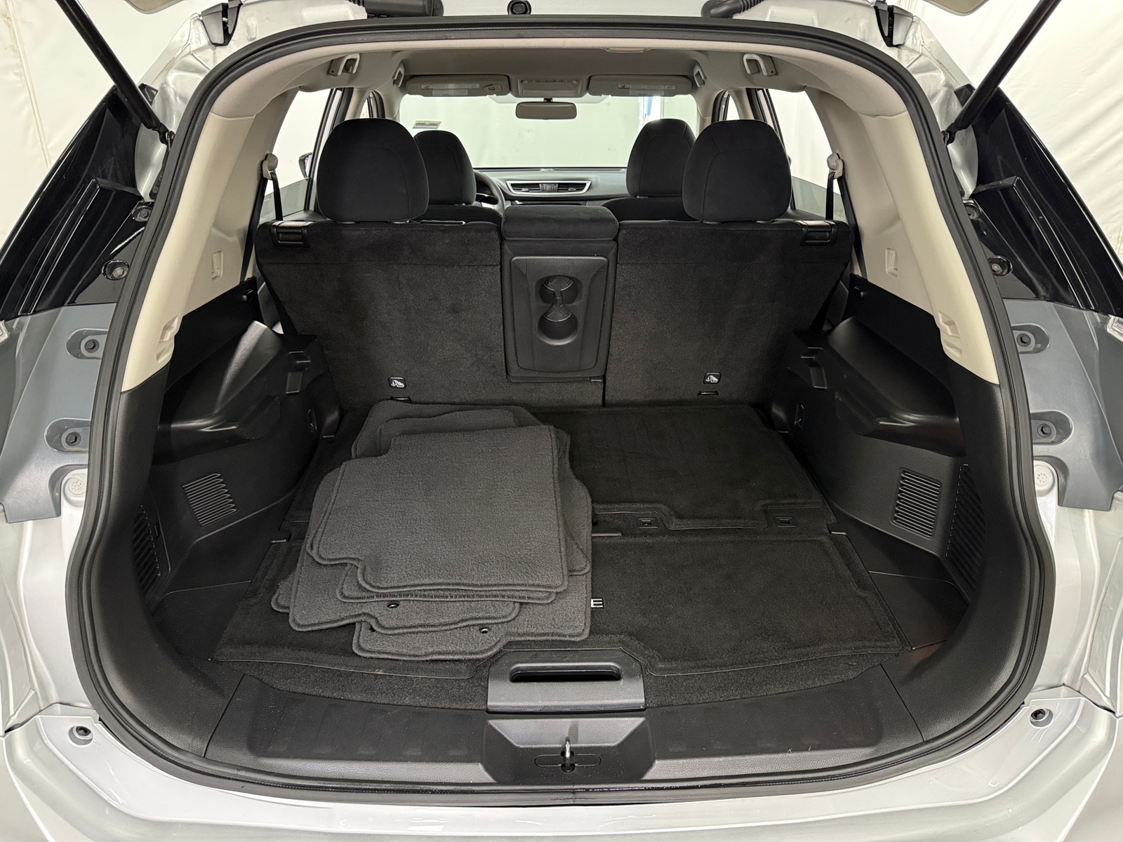 Thumbnail: 2016 Nissan Rogue - 7