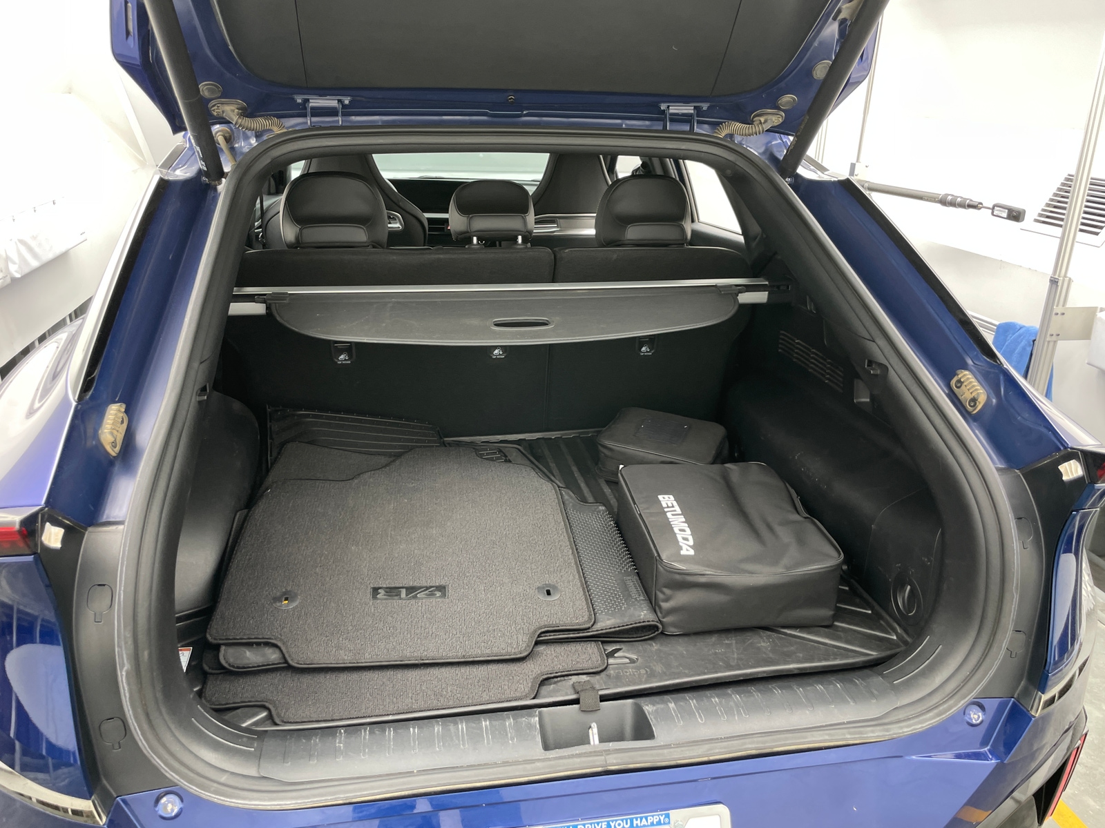 Thumbnail: 2023 Kia EV6 - 6