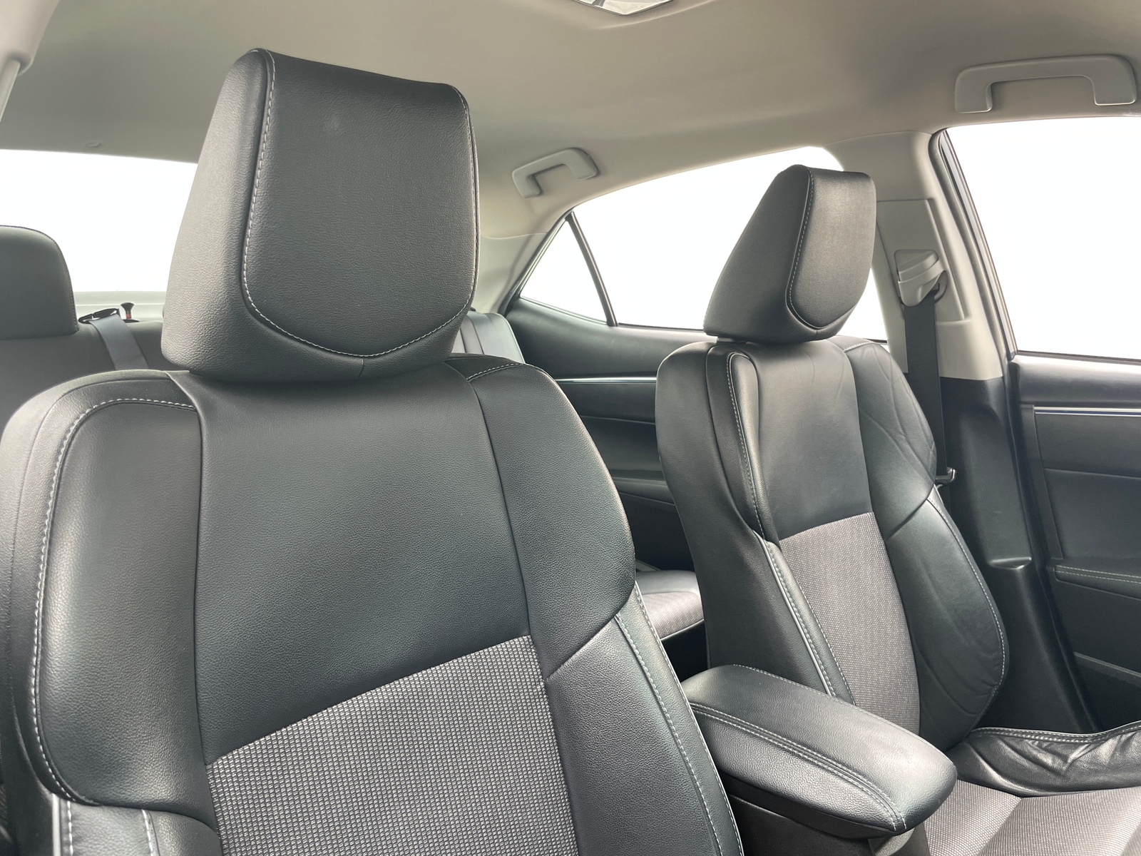 Thumbnail: 2016 Toyota Corolla - 2