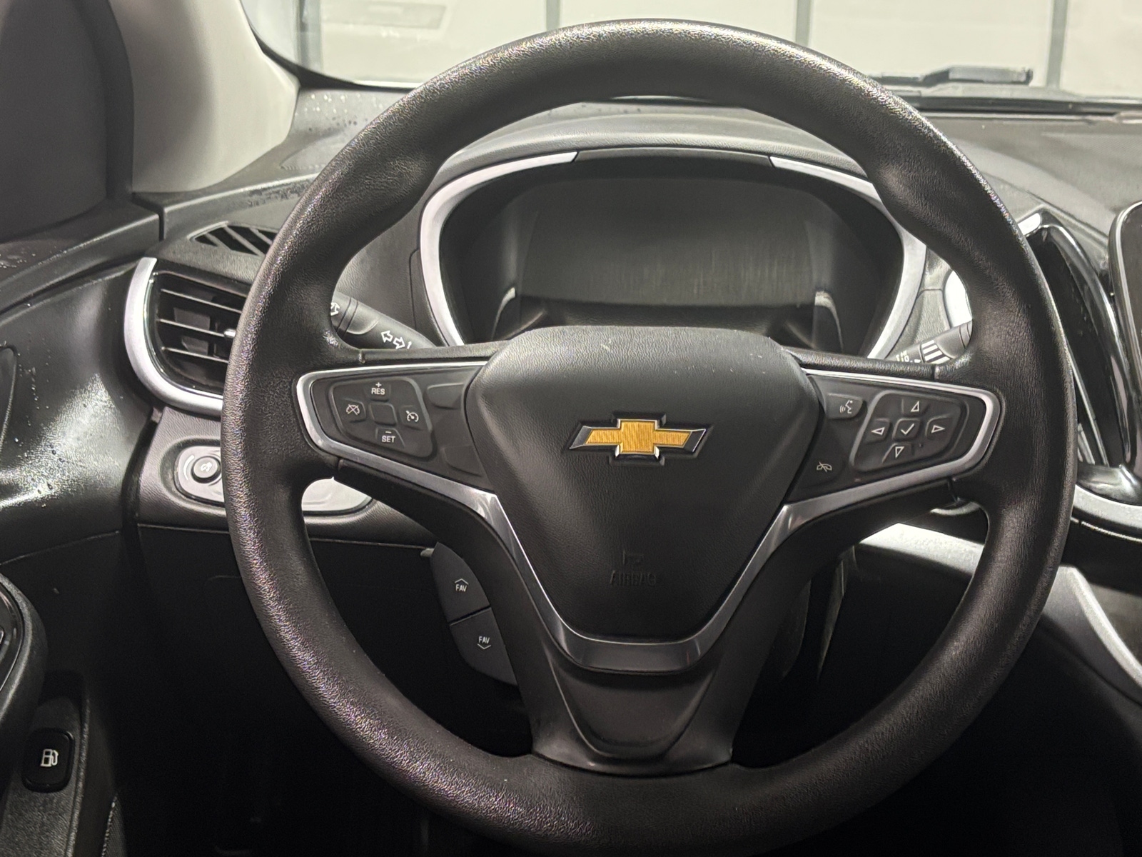 Thumbnail: 2018 Chevrolet Volt - 5