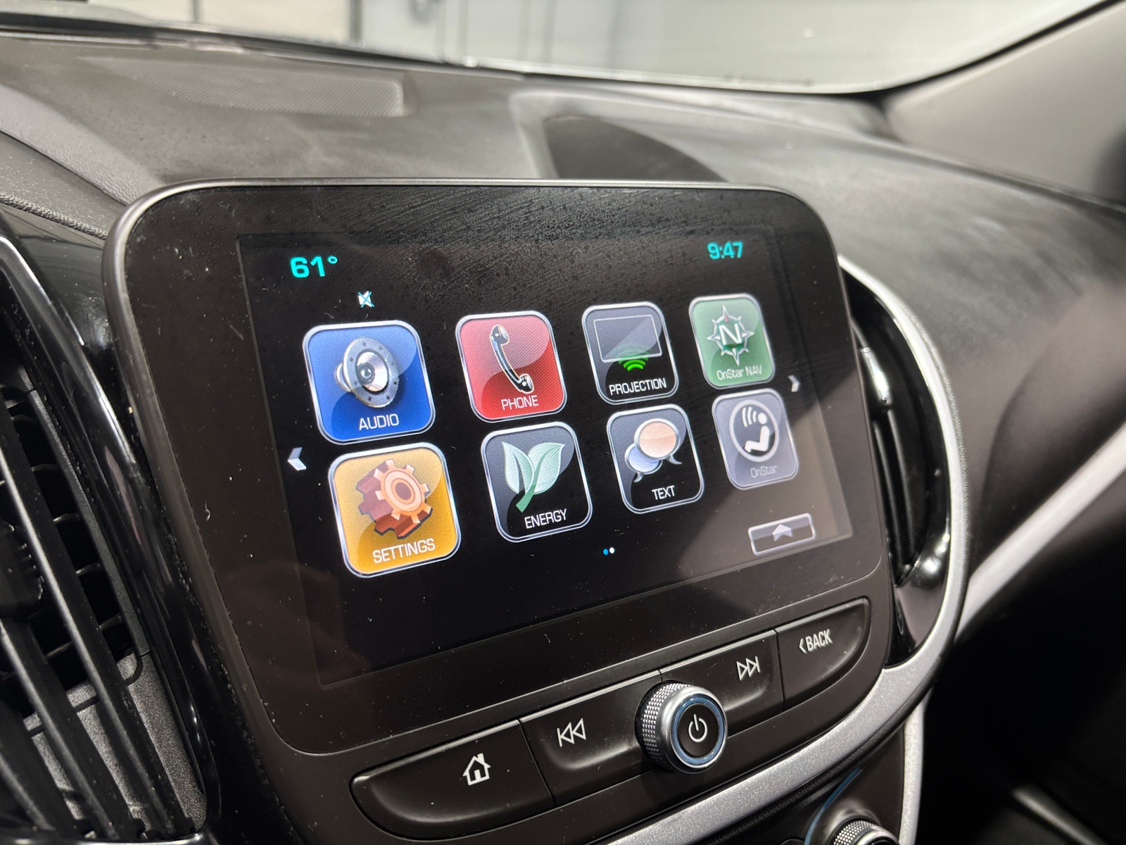 Thumbnail: 2018 Chevrolet Volt - 4