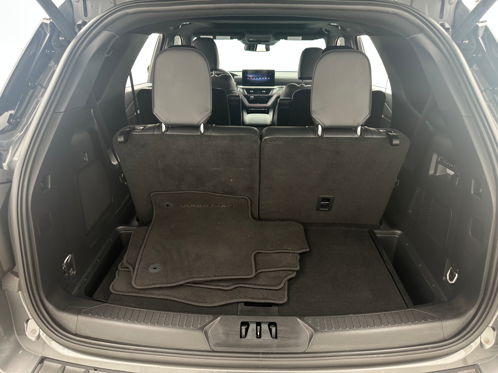 Thumbnail: 2025 Ford Explorer - 6