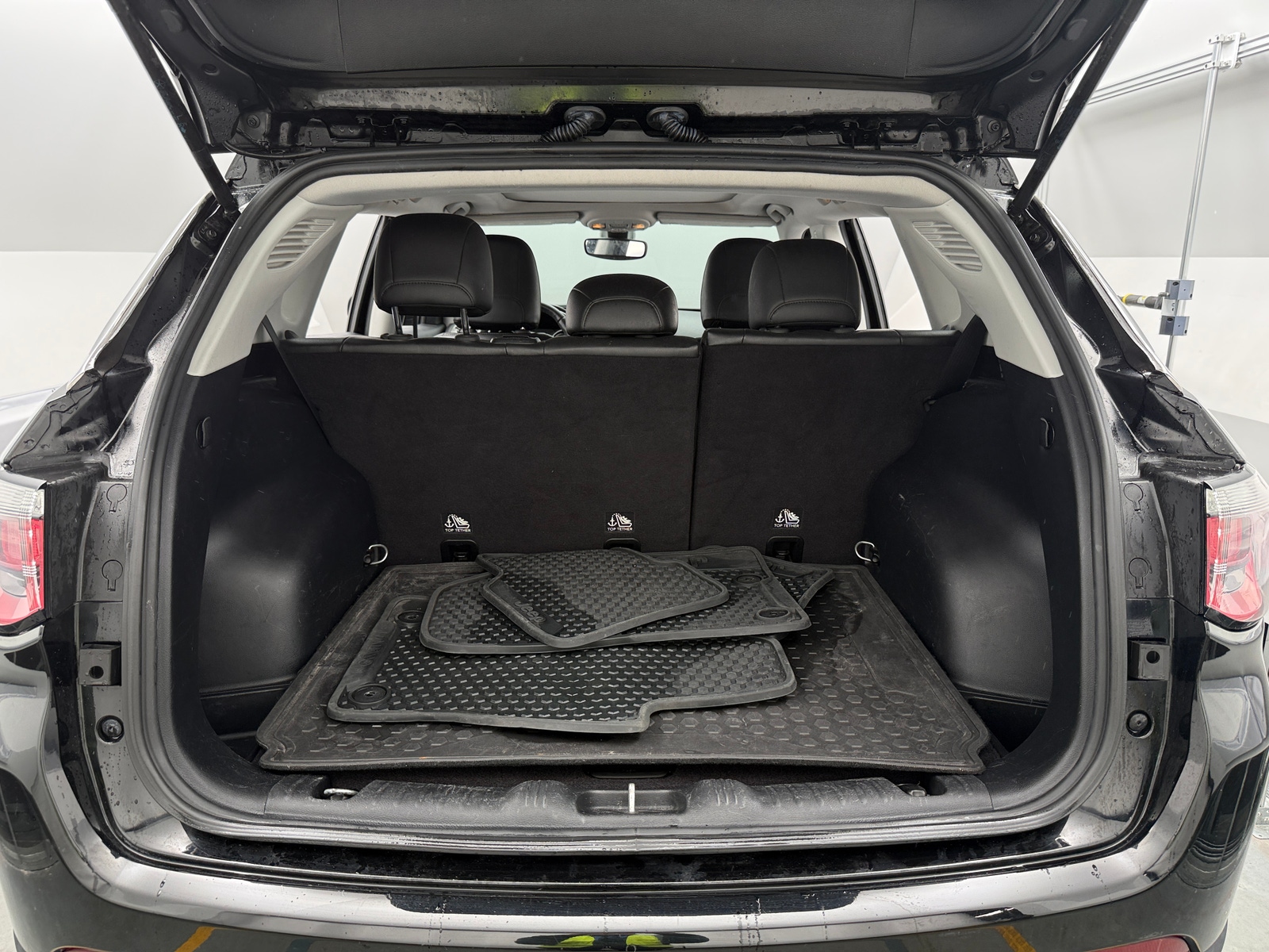 Thumbnail: 2018 Jeep Compass - 6