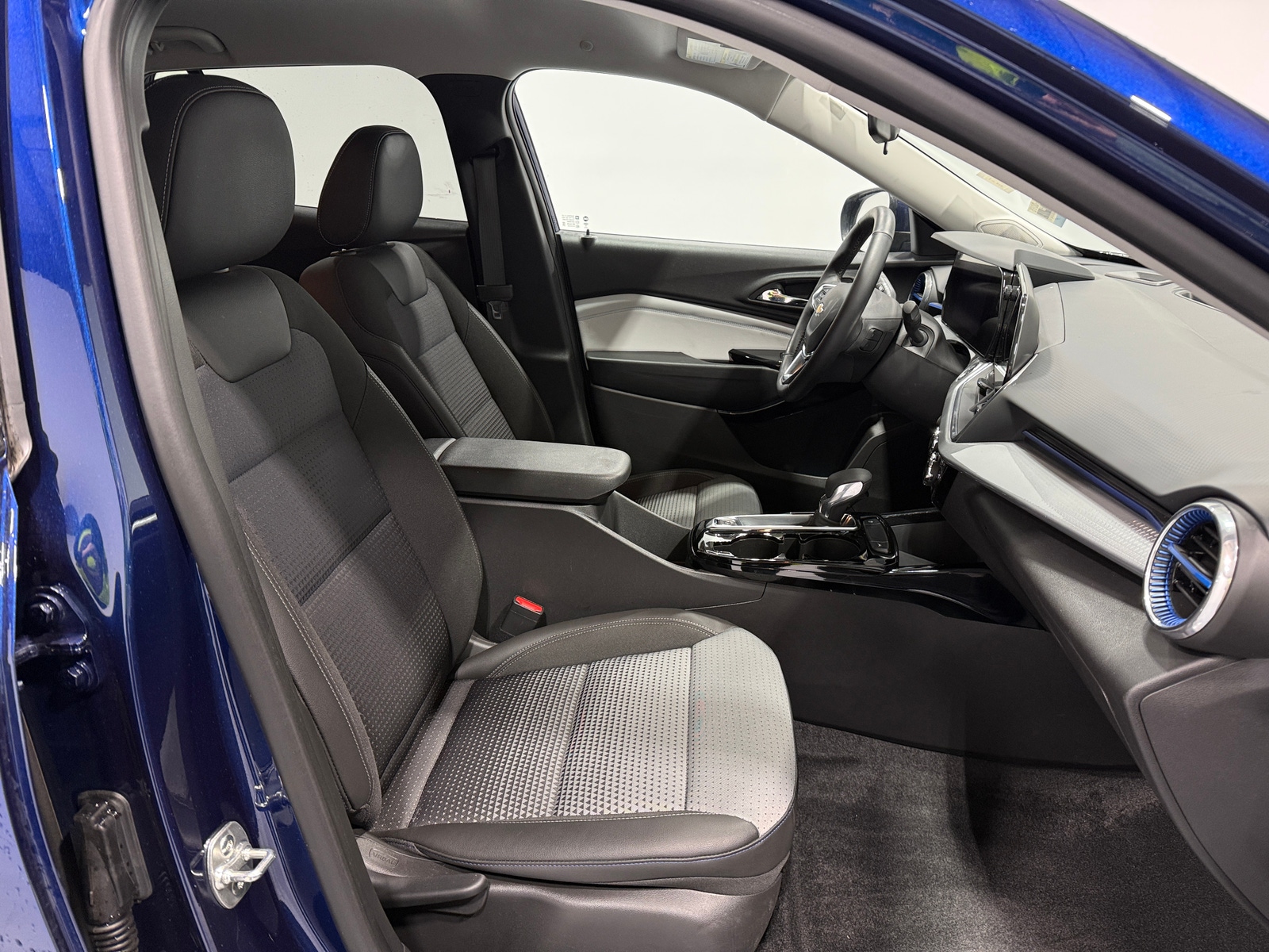 Thumbnail: 2024 Chevrolet Trax - 2