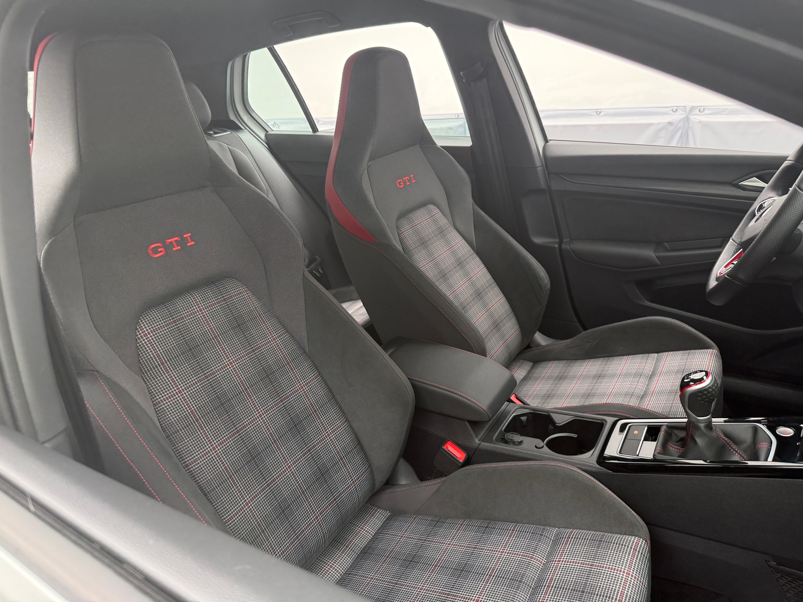 Thumbnail: 2023 Volkswagen Golf - 2