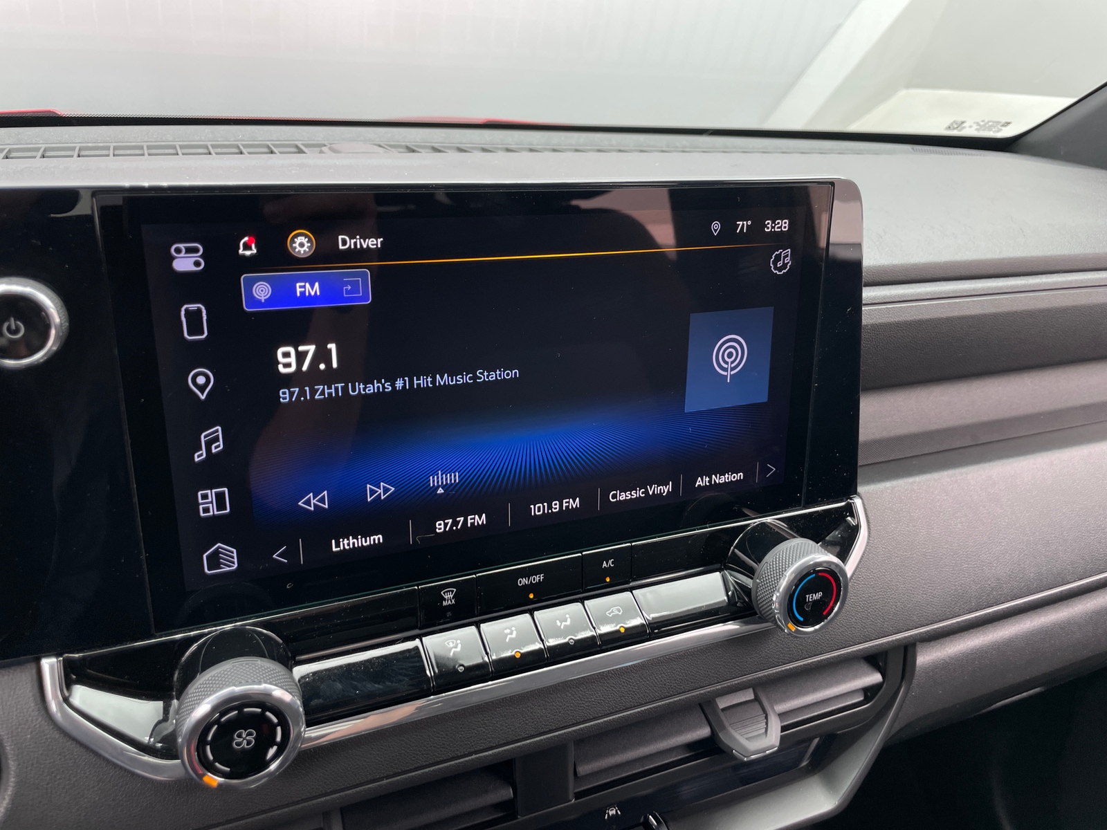 Thumbnail: 2024 Chevrolet Colorado - 4