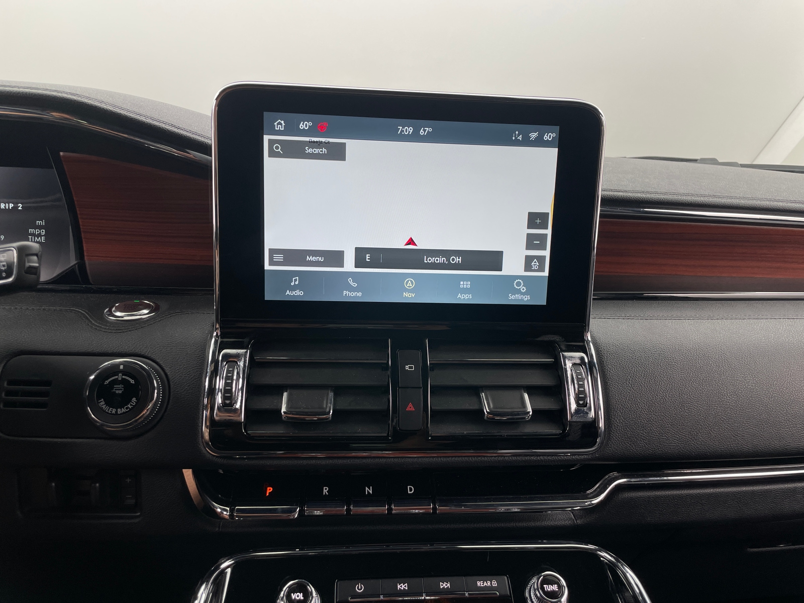 Thumbnail: 2021 Lincoln Navigator L - 3