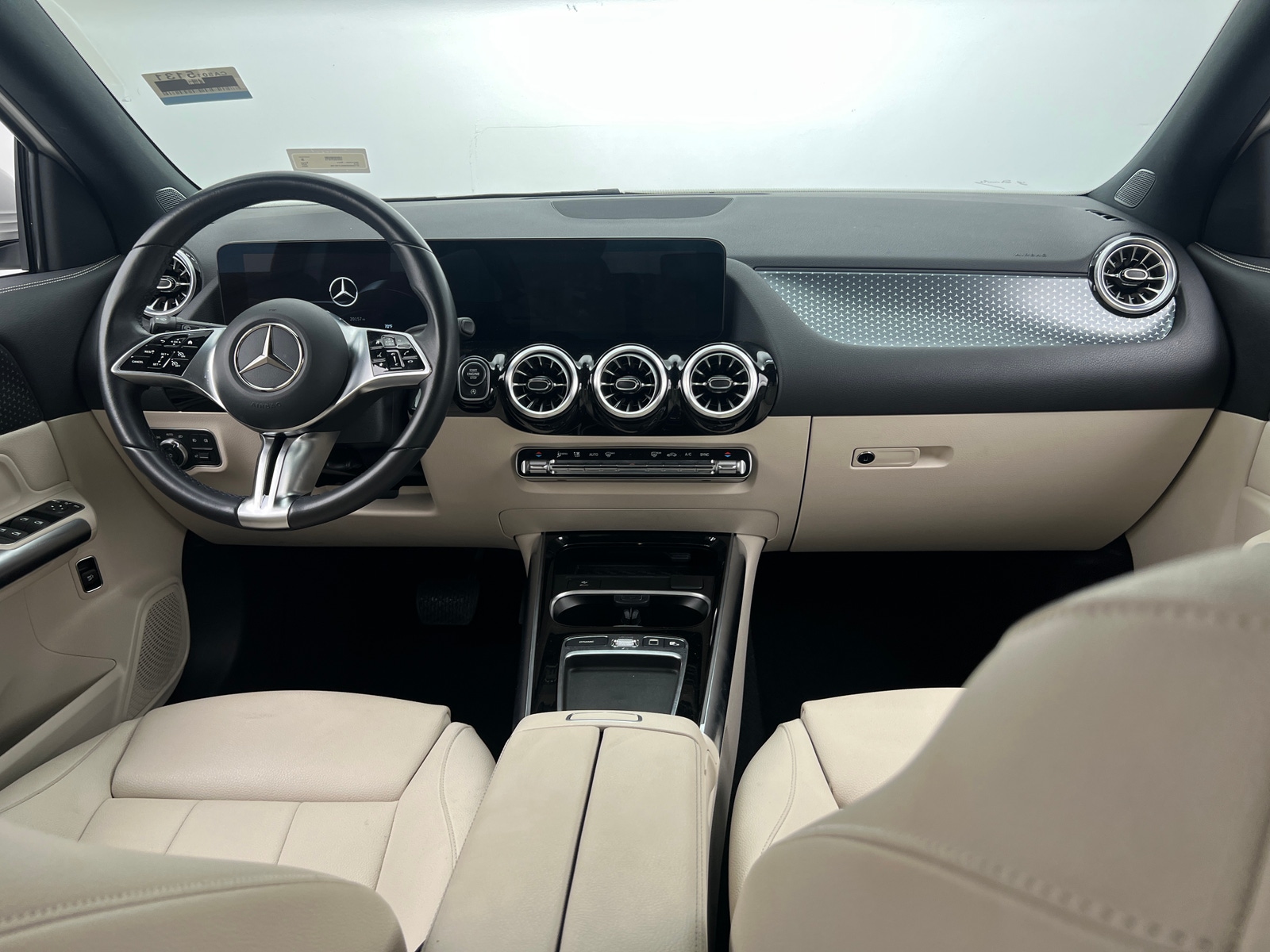 Thumbnail: 2025 Mercedes-Benz GLA - 2