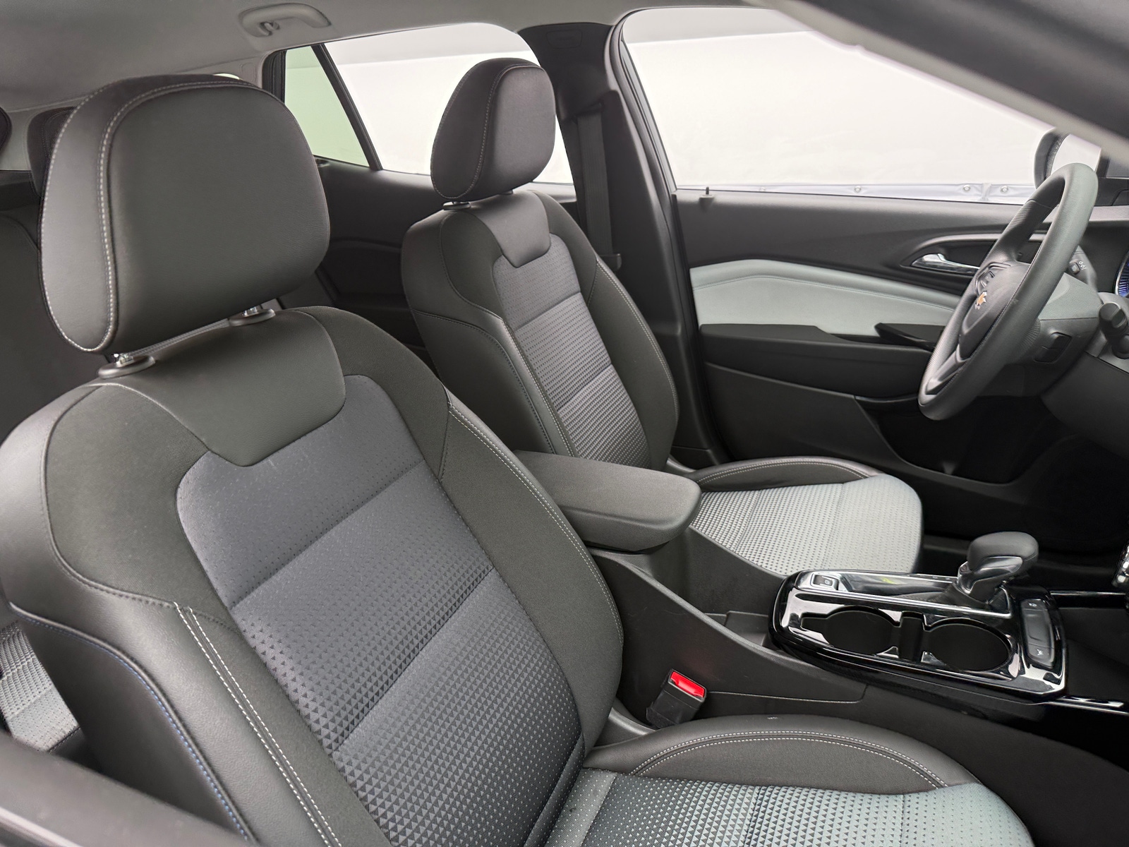 Thumbnail: 2025 Chevrolet Trax - 2