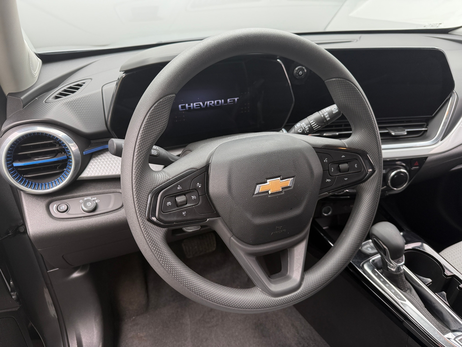 Thumbnail: 2025 Chevrolet Trax - 5