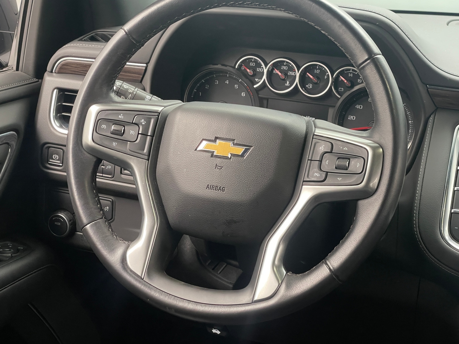 Thumbnail: 2022 Chevrolet Tahoe - 5