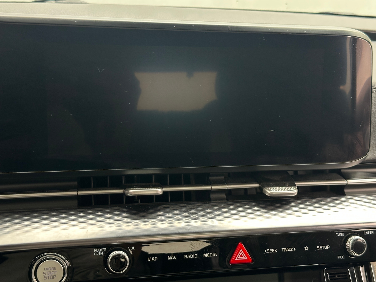 Thumbnail: 2023 Kia Carnival - 3