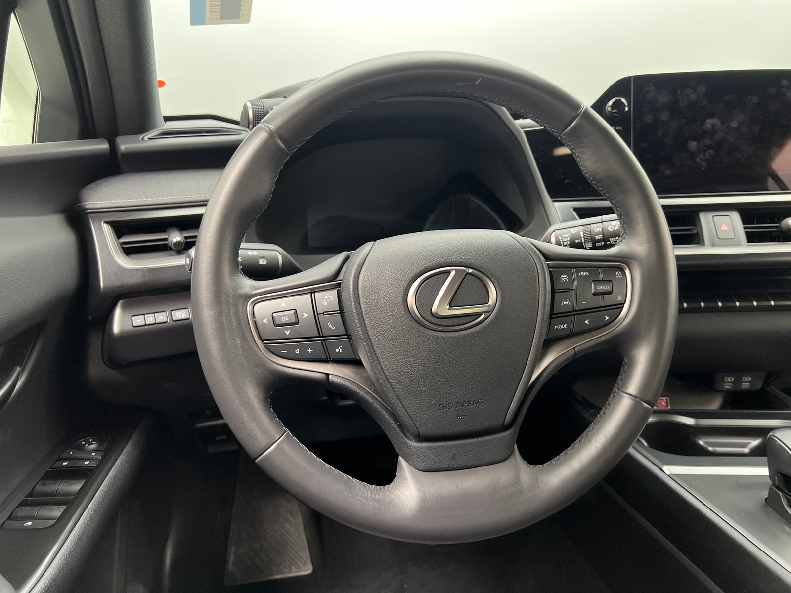 Thumbnail: 2025 Lexus UX - 5