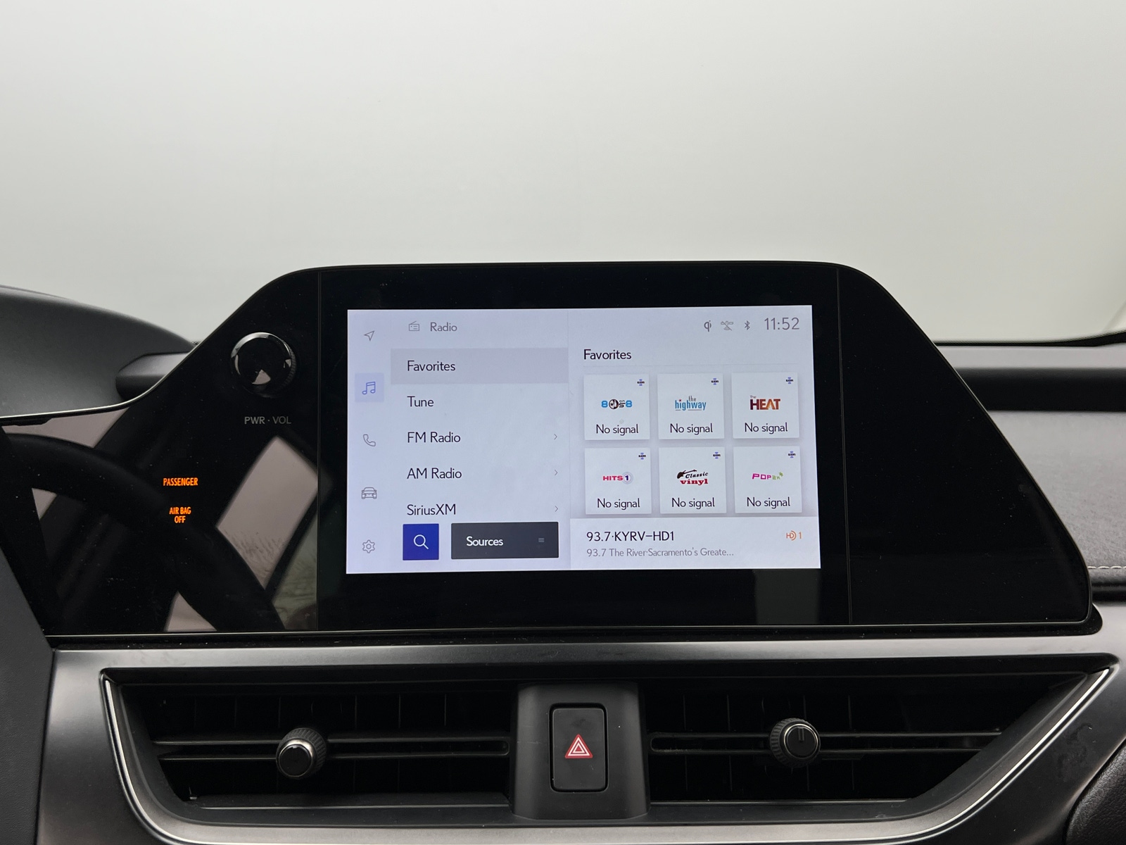 Thumbnail: 2025 Lexus UX - 4