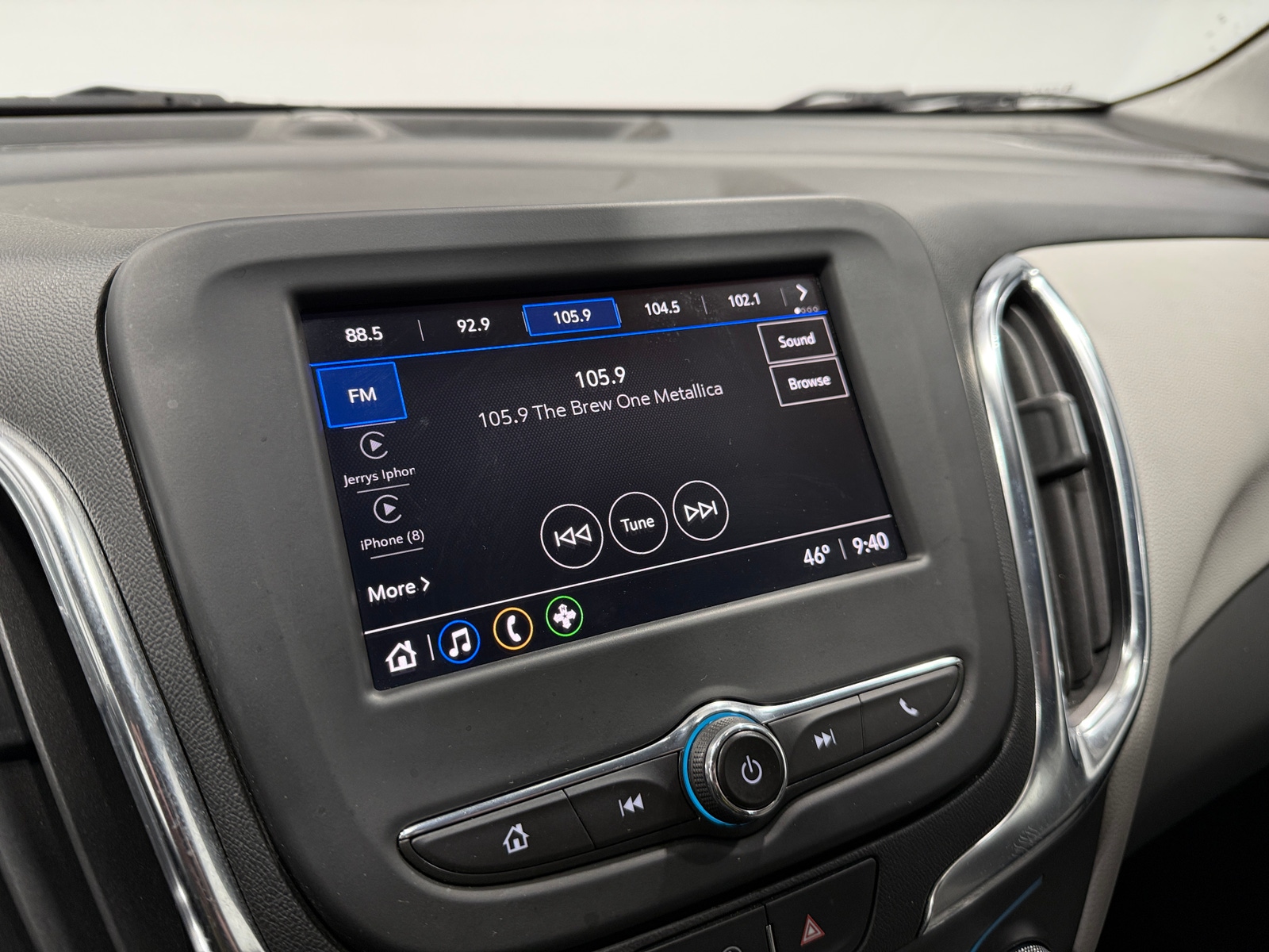 Thumbnail: 2022 Chevrolet Equinox - 4