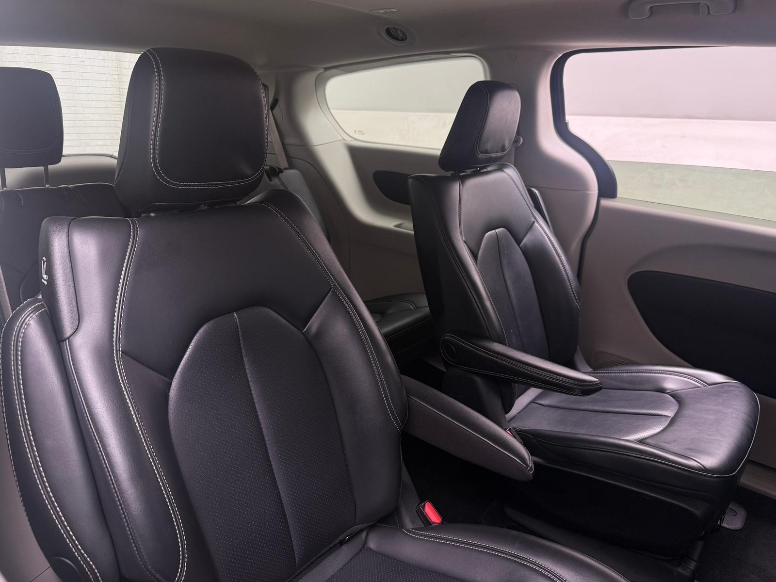 Thumbnail: 2023 Chrysler Pacifica - 5