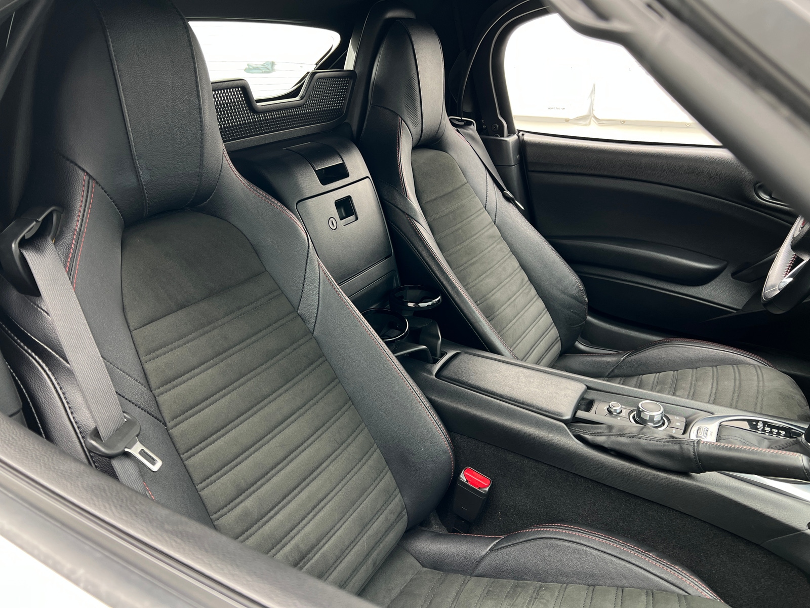 Thumbnail: 2017 Fiat 124 Spider - 2