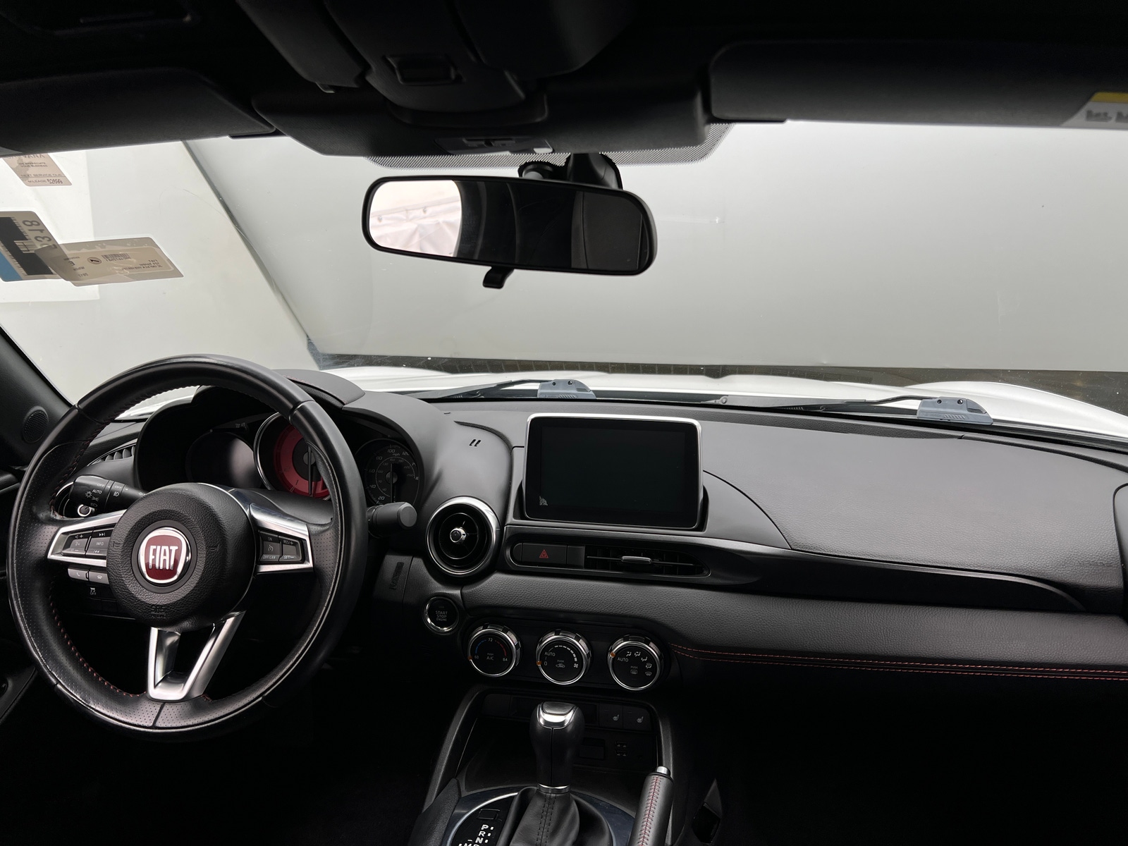 Thumbnail: 2017 Fiat 124 Spider - 3