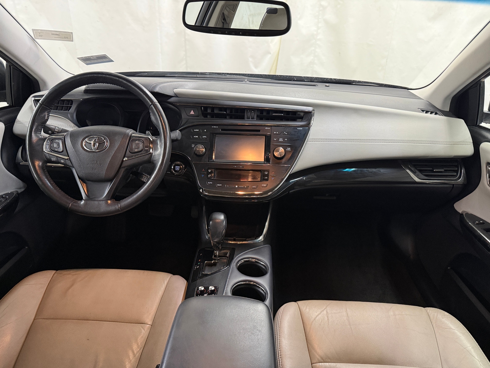 Thumbnail: 2015 Toyota Avalon - 2