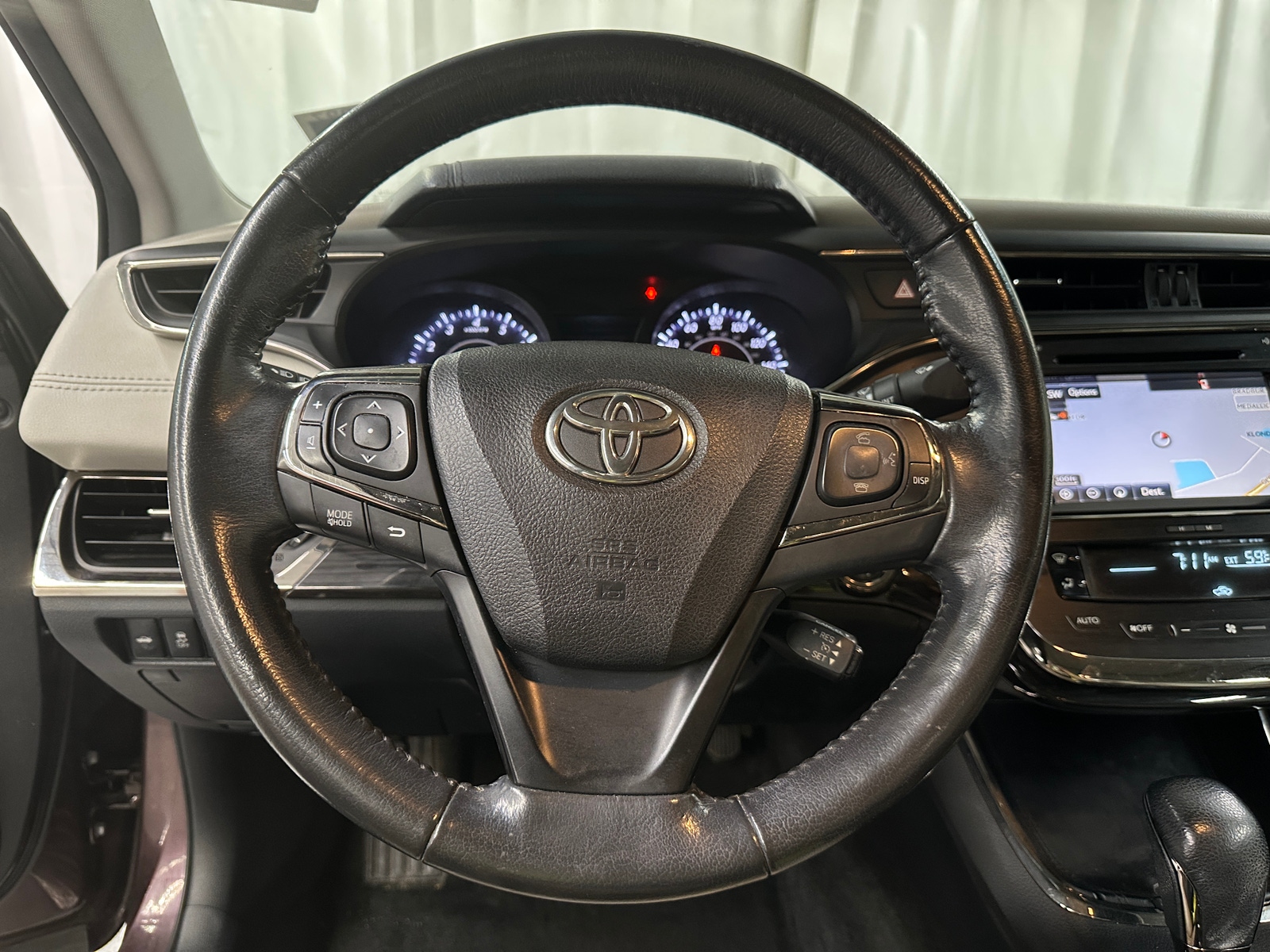 Thumbnail: 2015 Toyota Avalon - 4