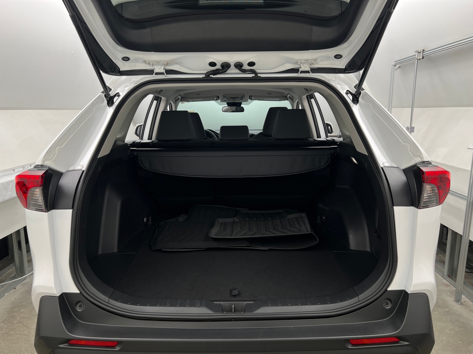 Thumbnail: 2025 Toyota RAV4 - 7