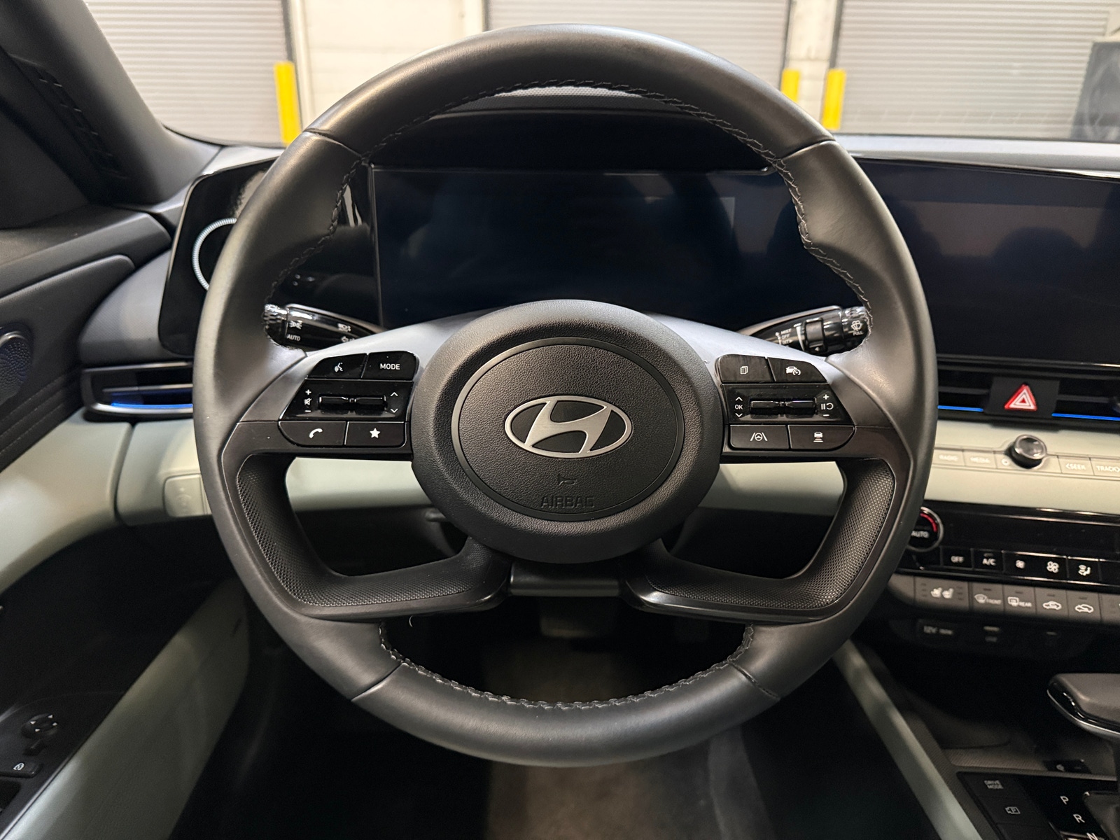 Thumbnail: 2025 Hyundai Elantra - 4