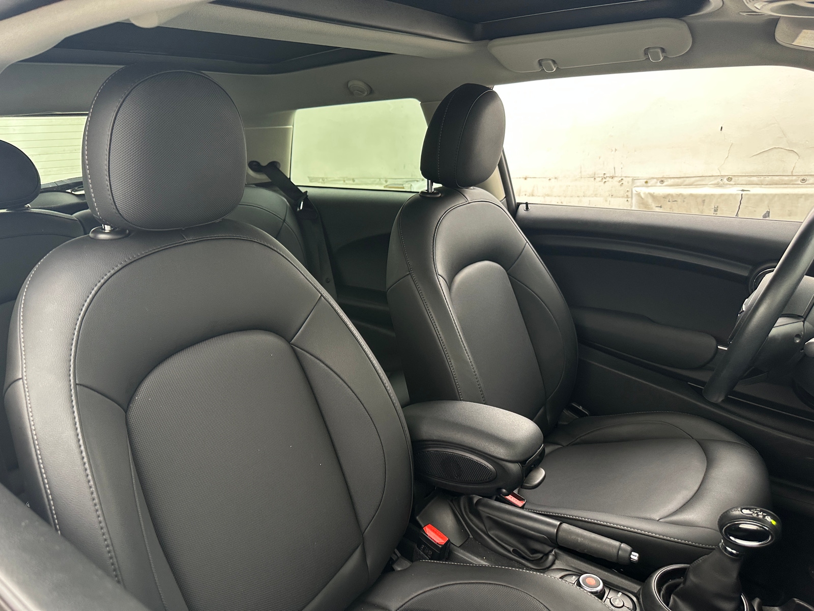 Thumbnail: 2019 MINI Cooper Hardtop - 2