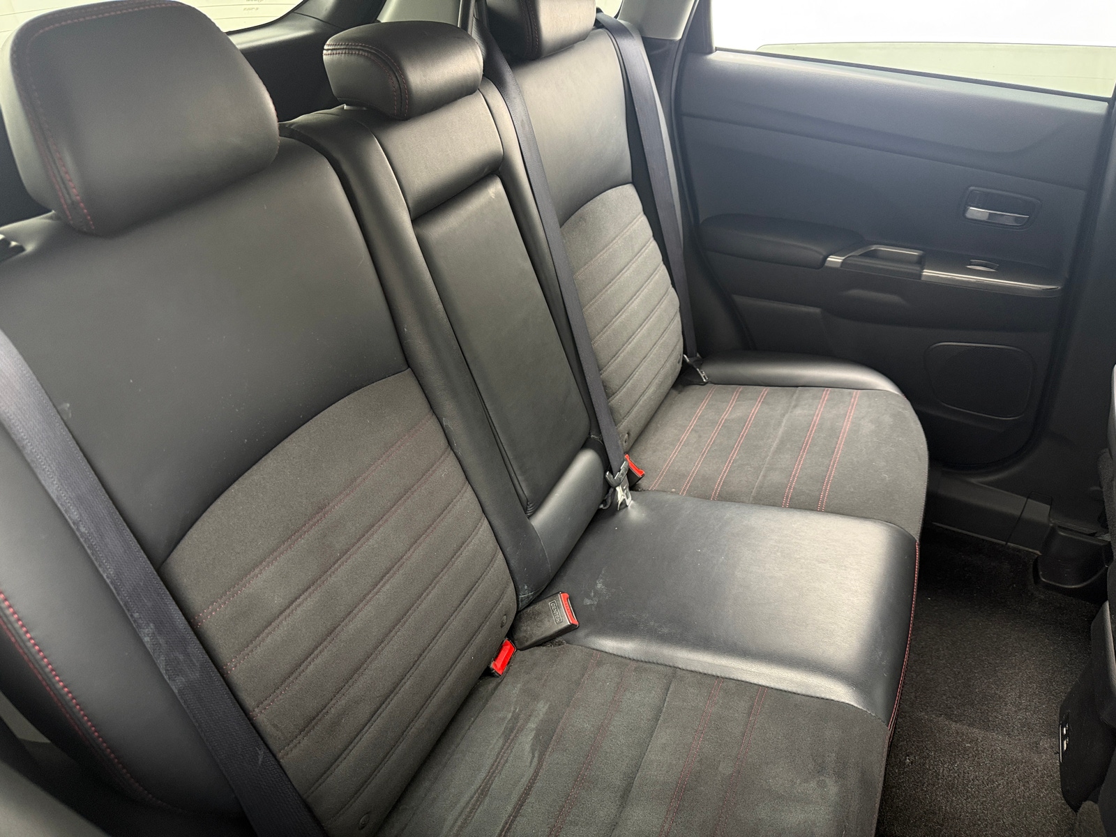 Thumbnail: 2023 Mitsubishi Outlander Sport - 6