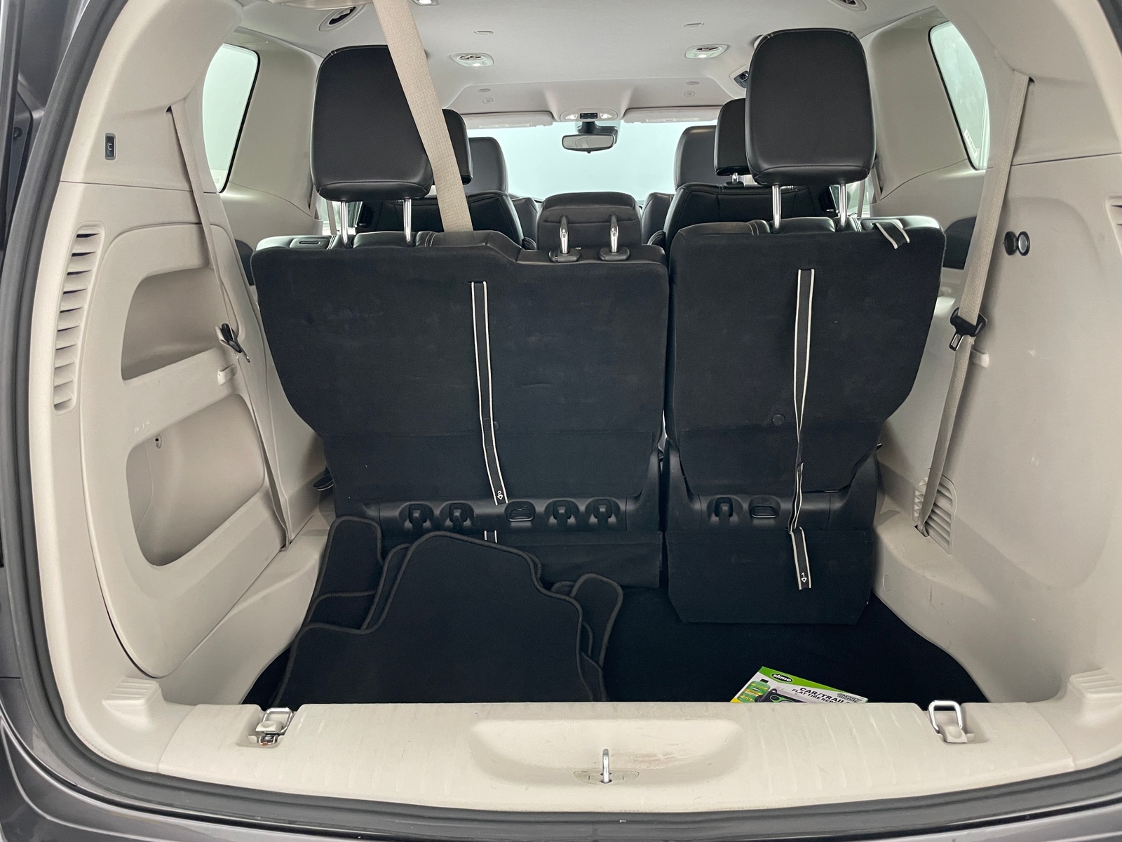 Thumbnail: 2023 Chrysler Pacifica - 6