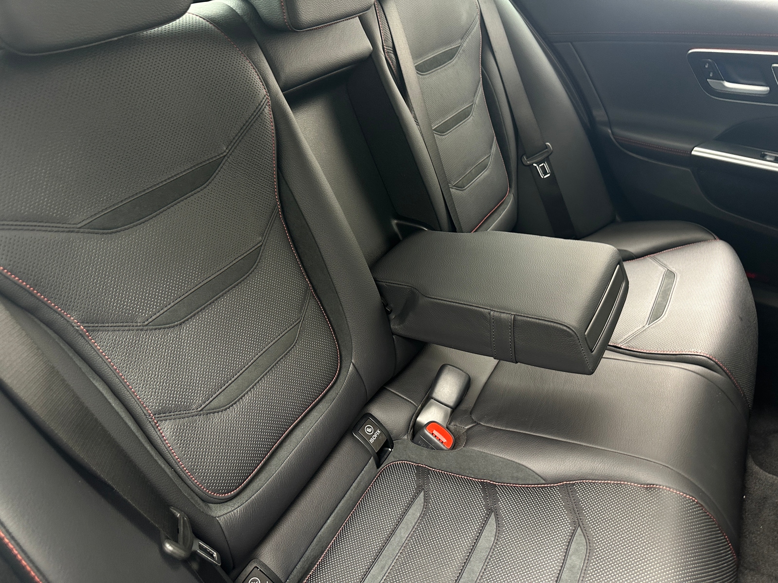 Thumbnail: 2024 Mercedes-Benz C-Class - 5