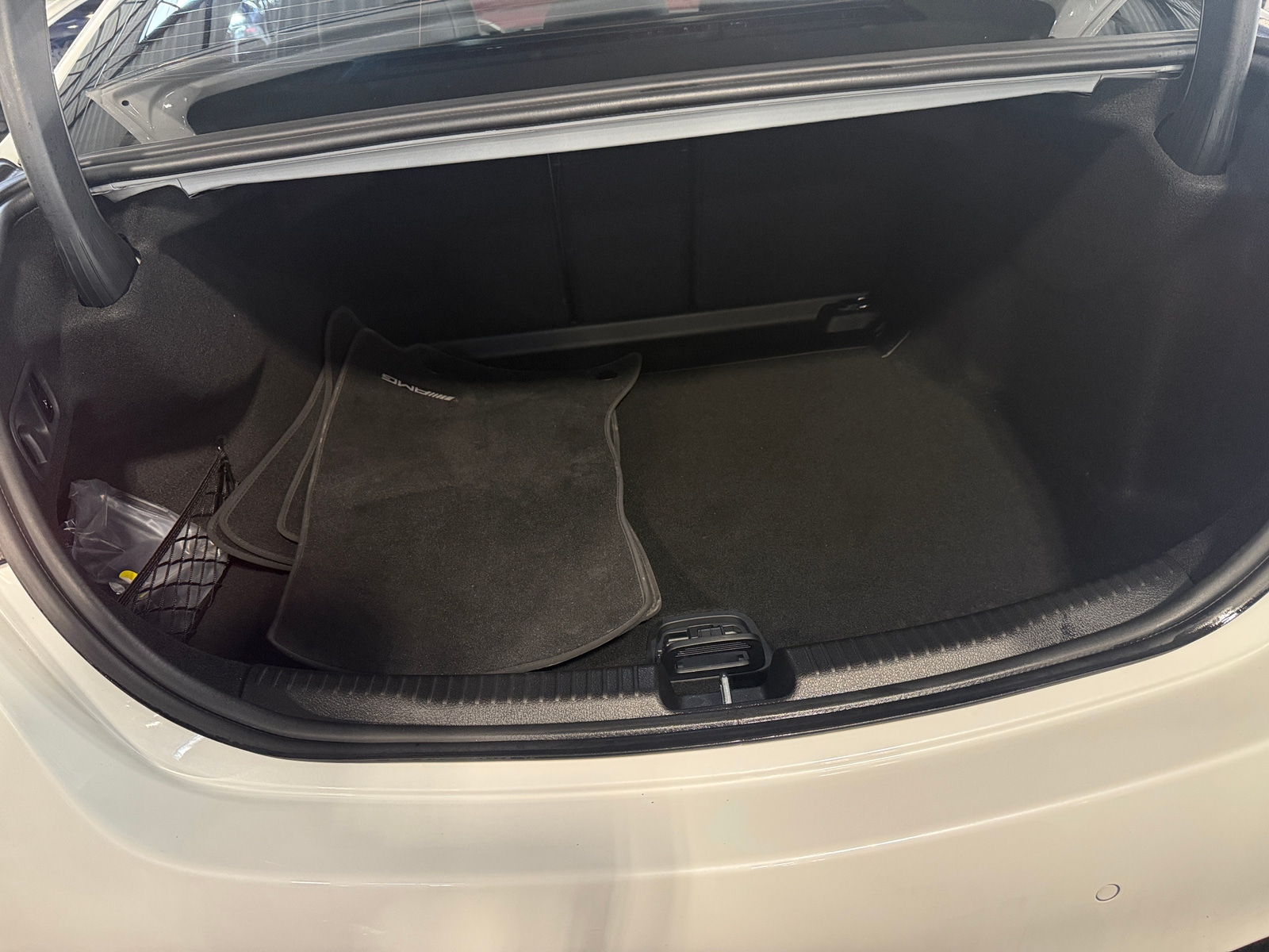 Thumbnail: 2024 Mercedes-Benz C-Class - 6