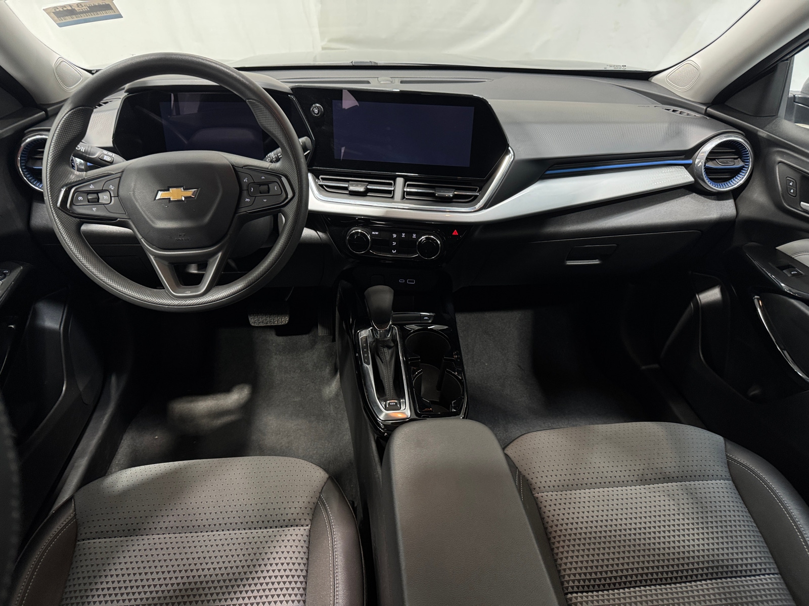 Thumbnail: 2025 Chevrolet Trax - 3