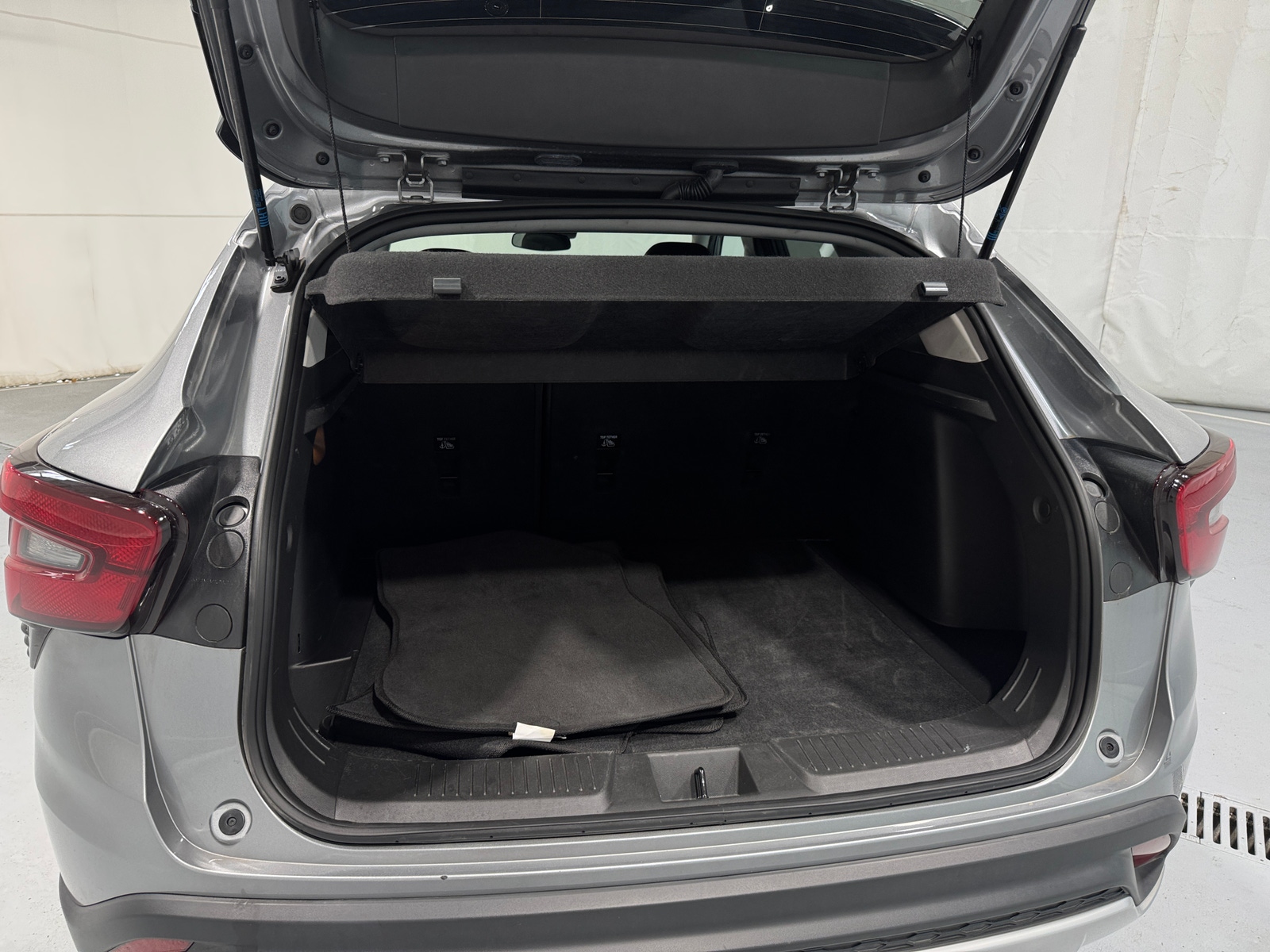 Thumbnail: 2025 Chevrolet Trax - 7