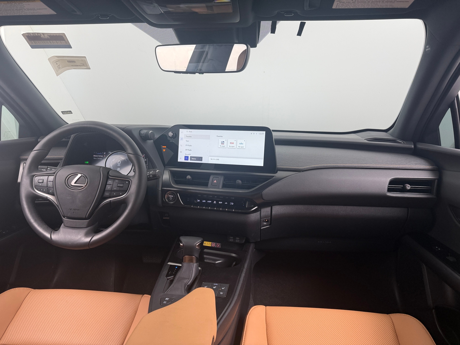 Thumbnail: 2024 Lexus UX - 2