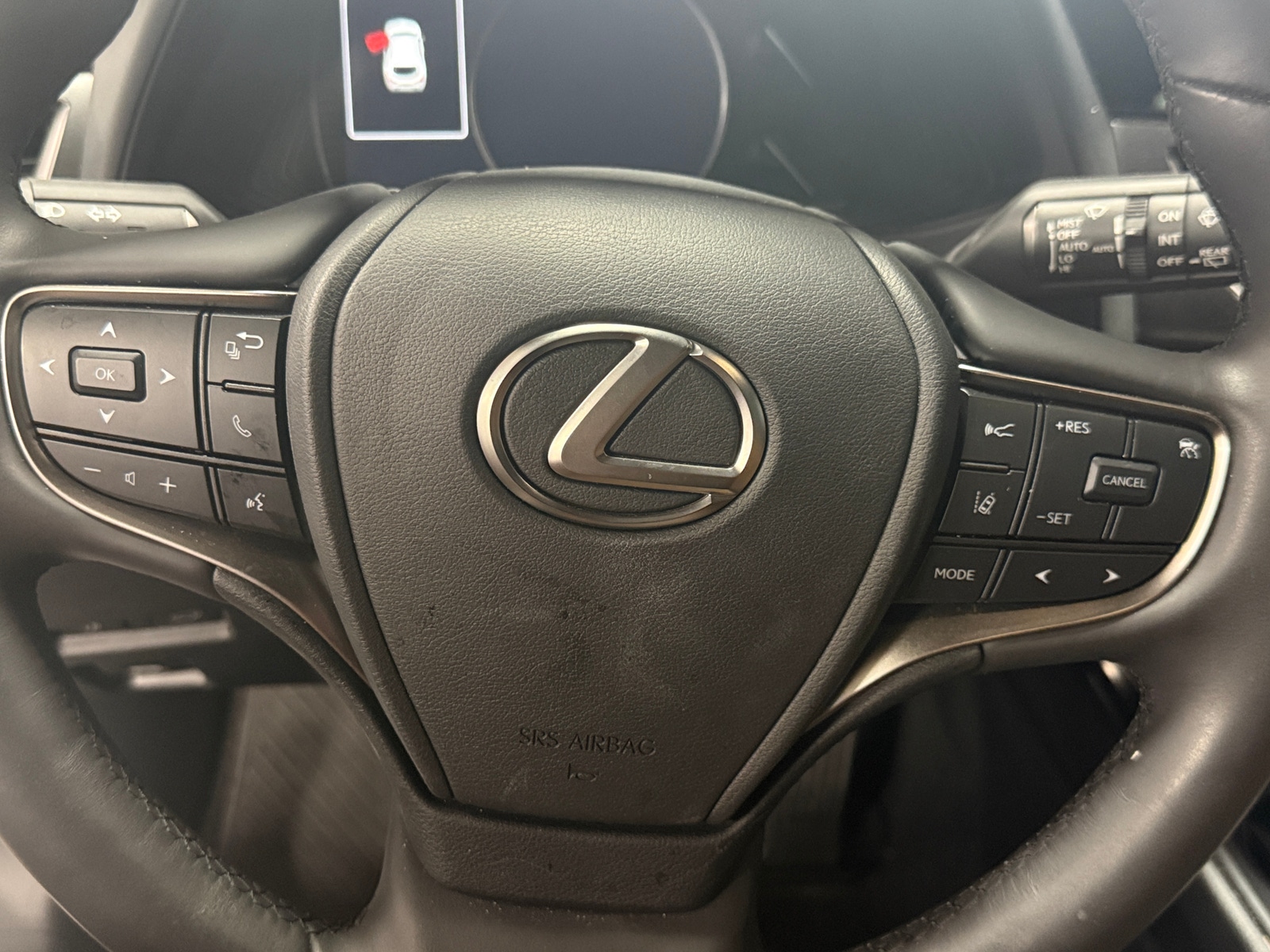 Thumbnail: 2024 Lexus UX - 4