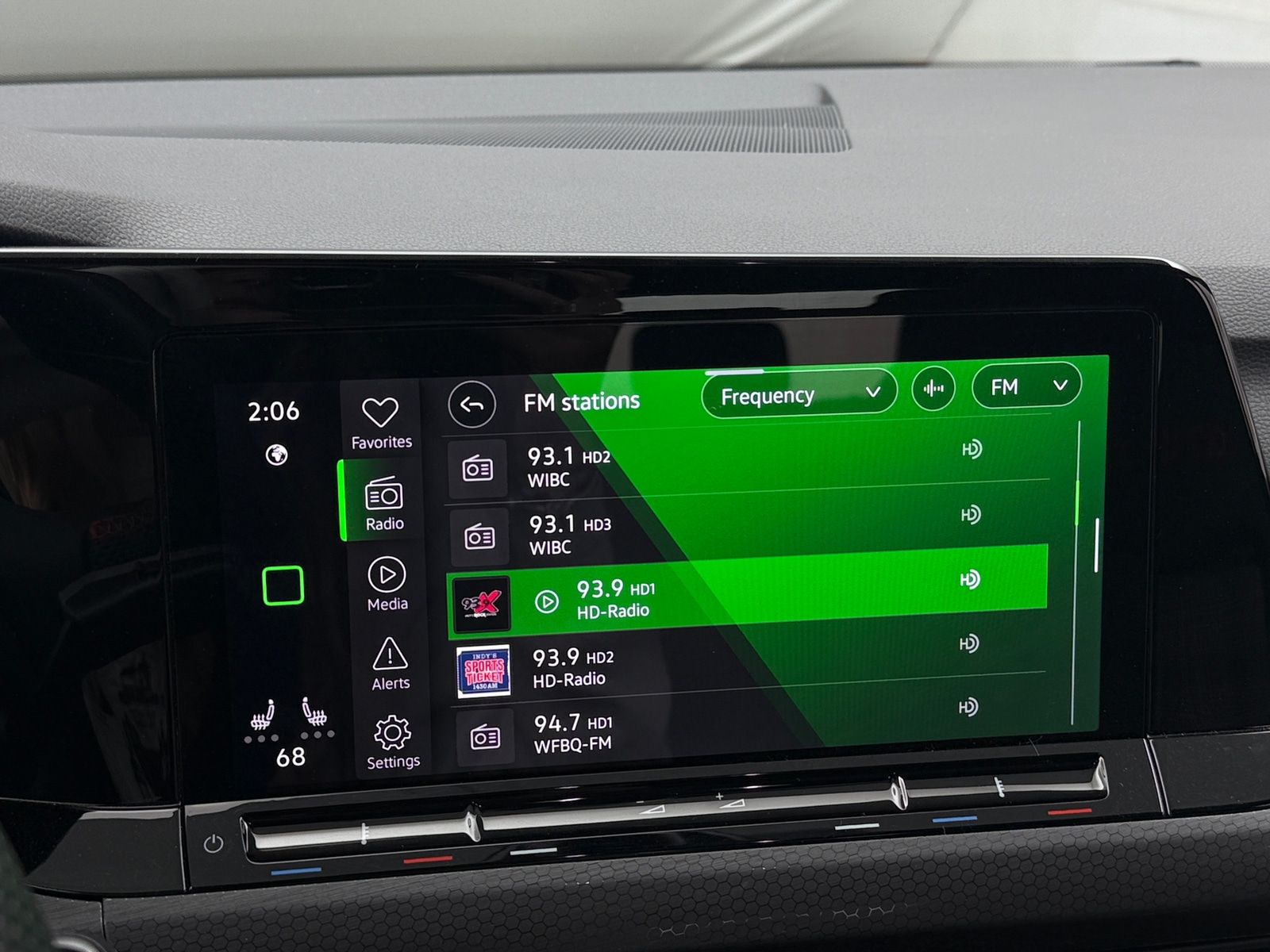 Thumbnail: 2024 Volkswagen Golf - 4