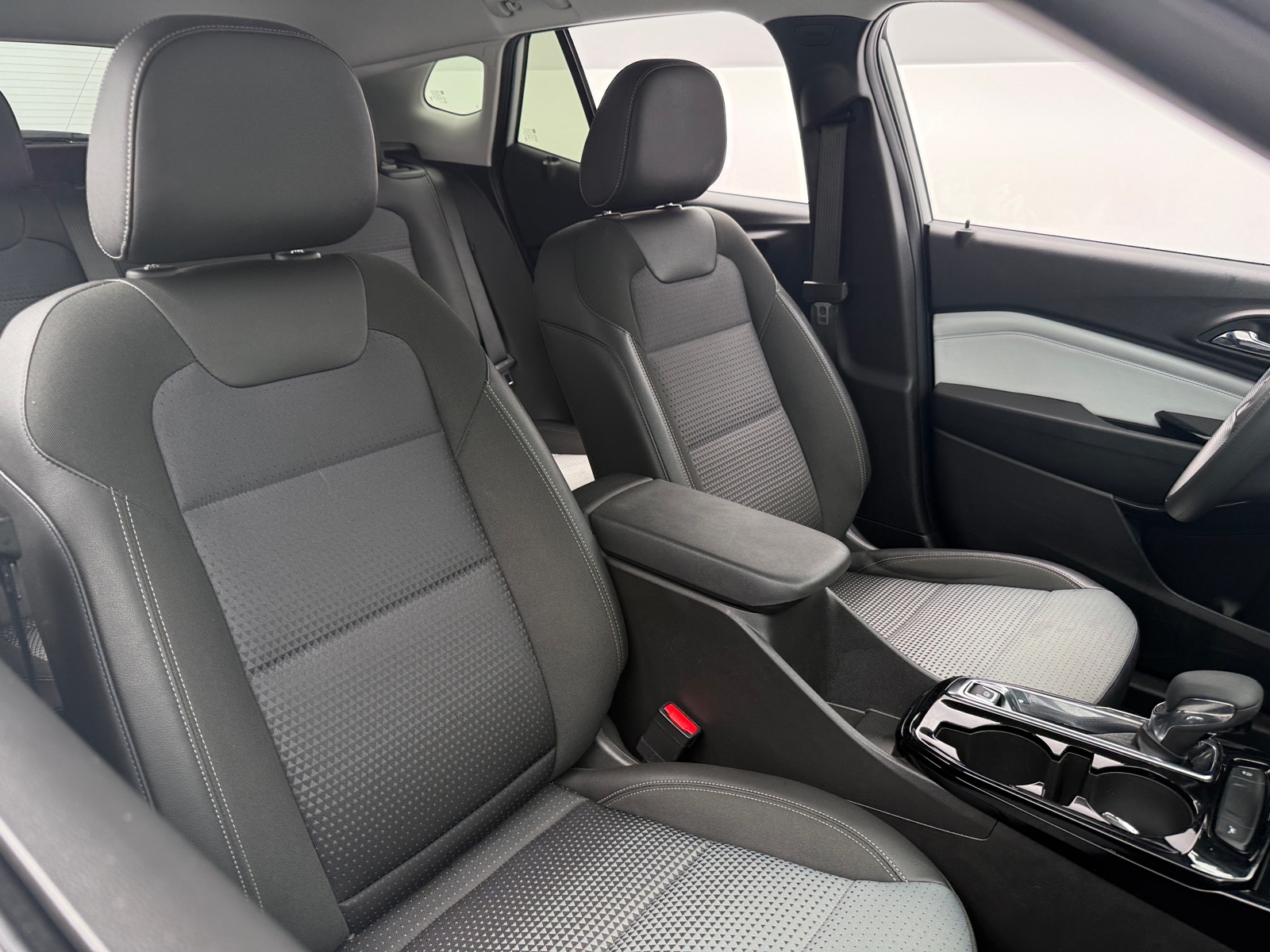 Thumbnail: 2025 Chevrolet Trax - 2