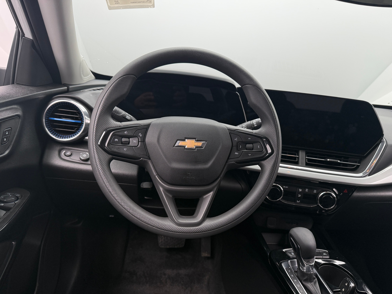 Thumbnail: 2025 Chevrolet Trax - 5