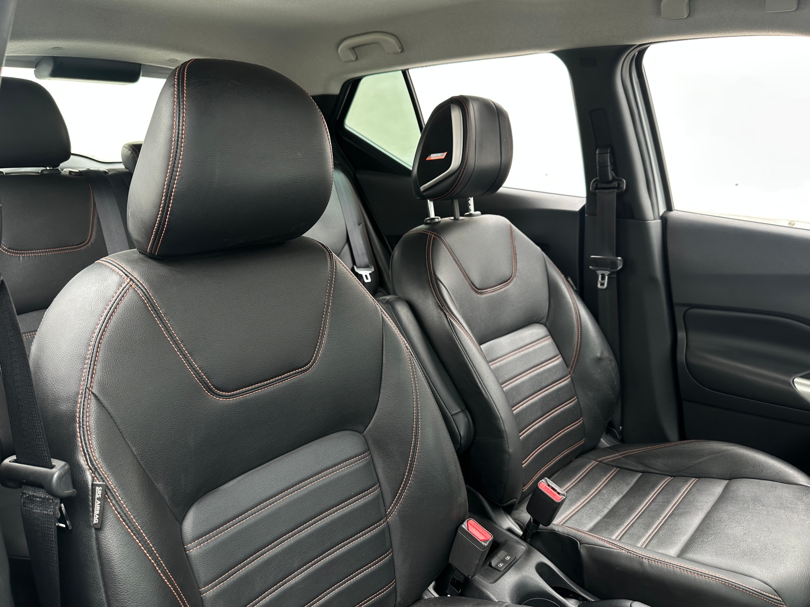 Thumbnail: 2019 Nissan Kicks - 2