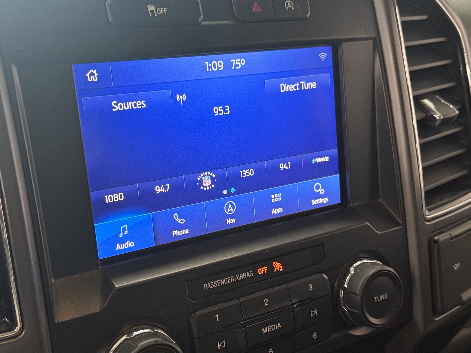 Thumbnail: 2020 Ford Econoline - 4