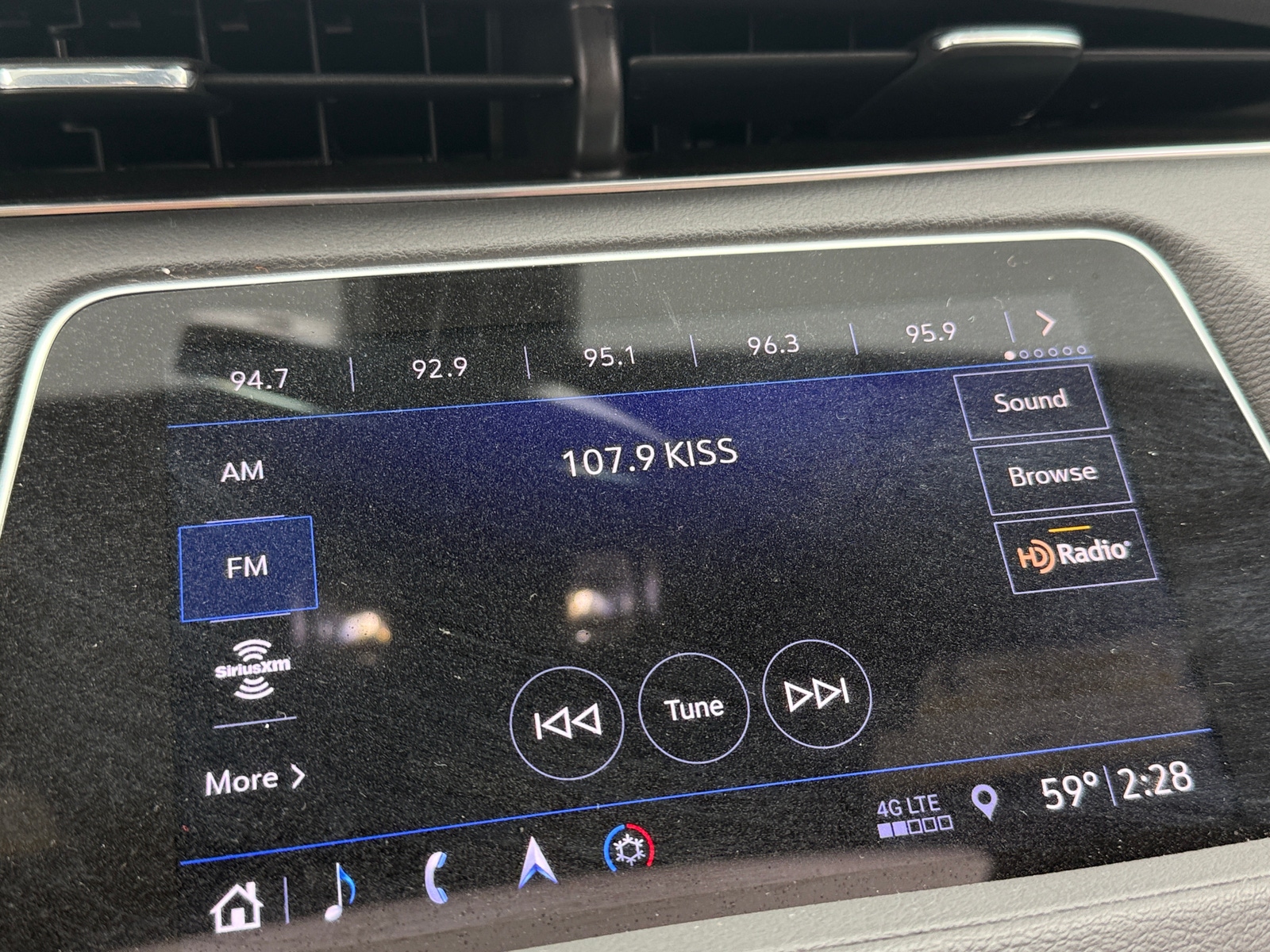 Thumbnail: 2019 Cadillac XT4 - 3