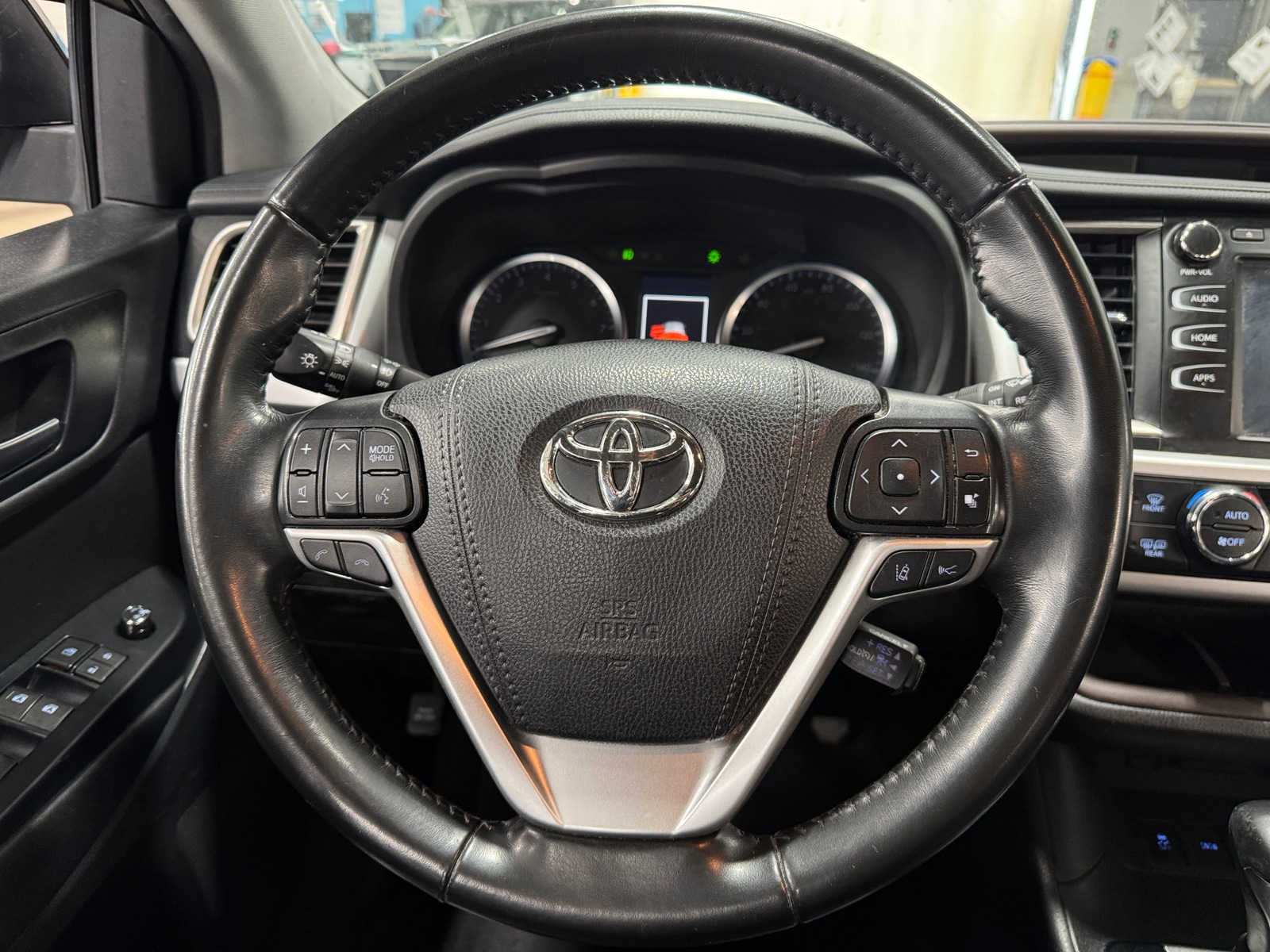 Thumbnail: 2019 Toyota Highlander - 4