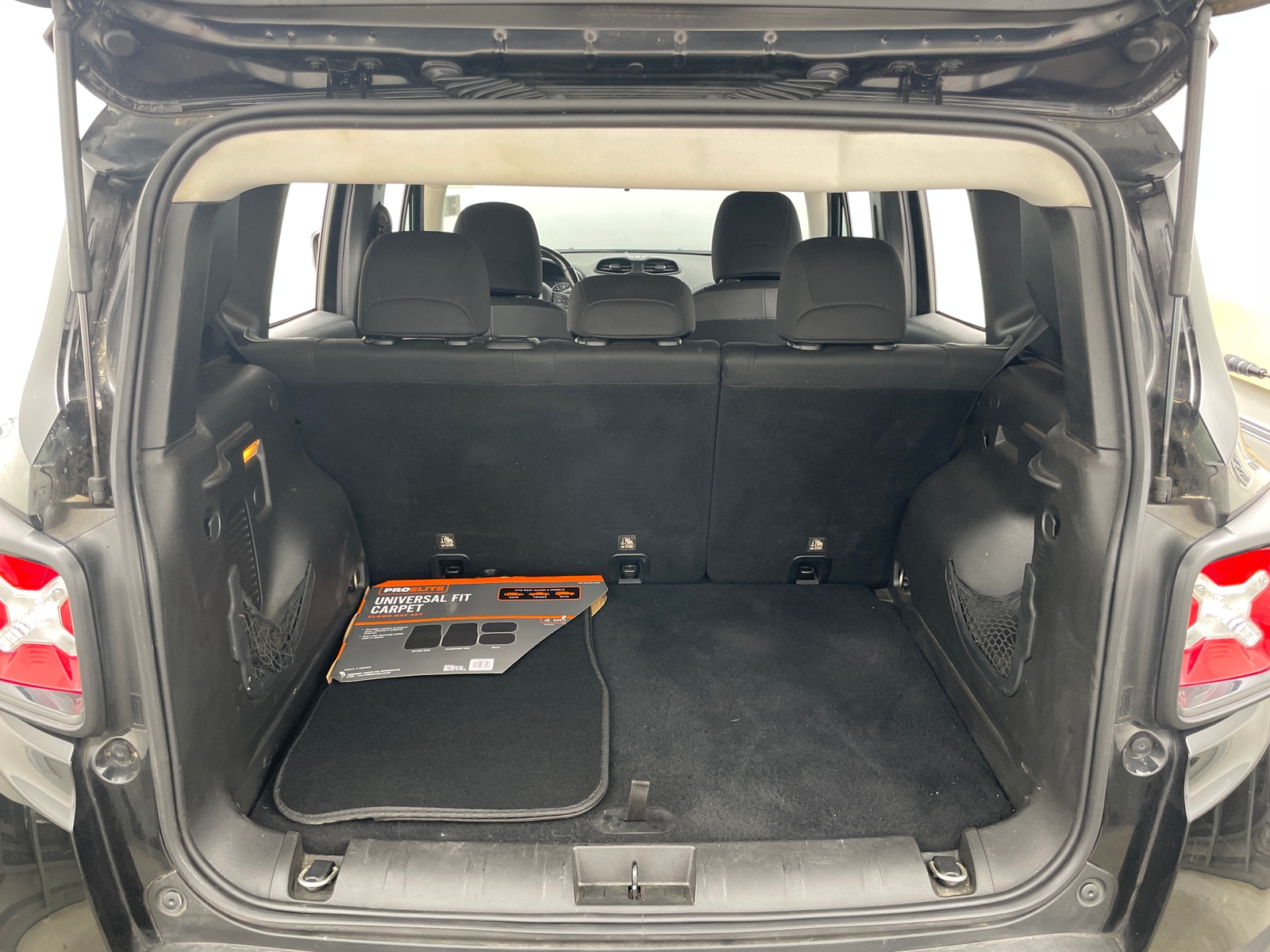 Thumbnail: 2018 Jeep Renegade - 7