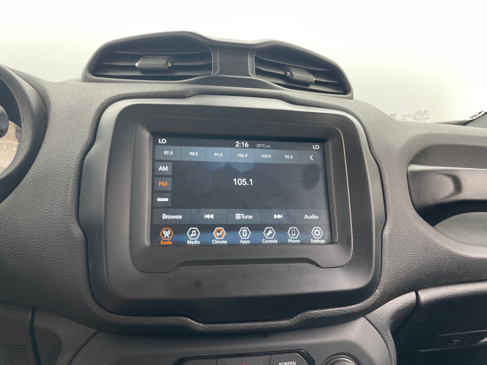 Thumbnail: 2018 Jeep Renegade - 4