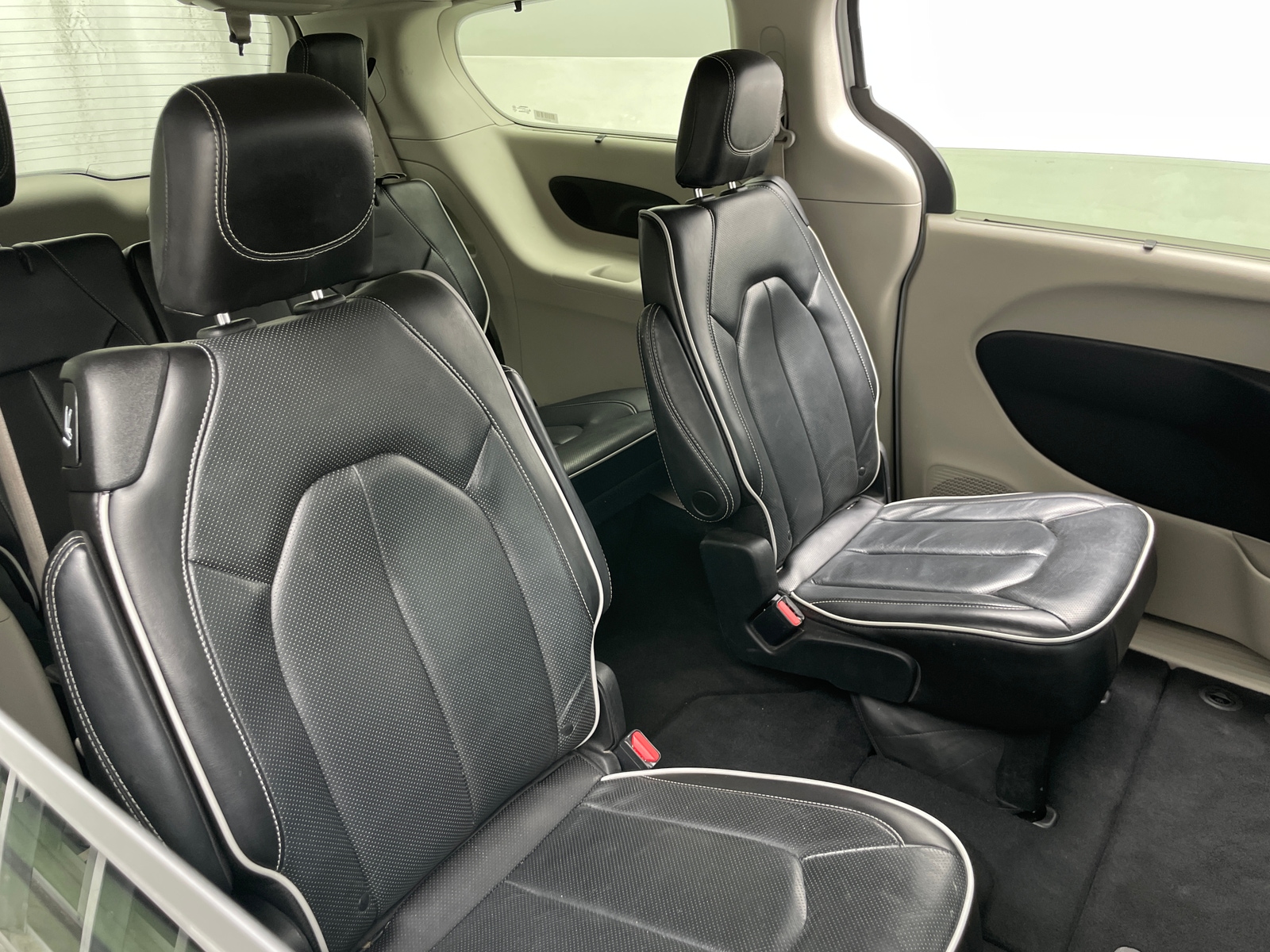 Thumbnail: 2023 Chrysler Pacifica - 5