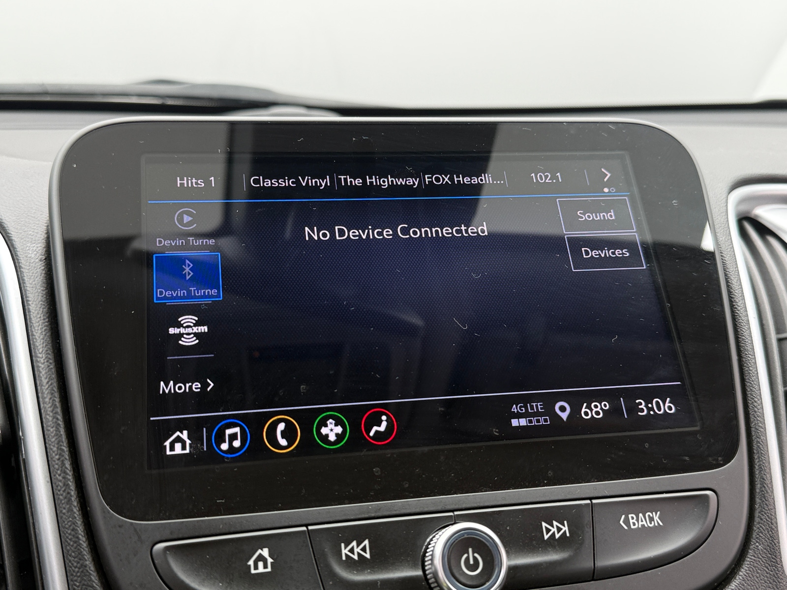 Thumbnail: 2023 Chevrolet Malibu - 4