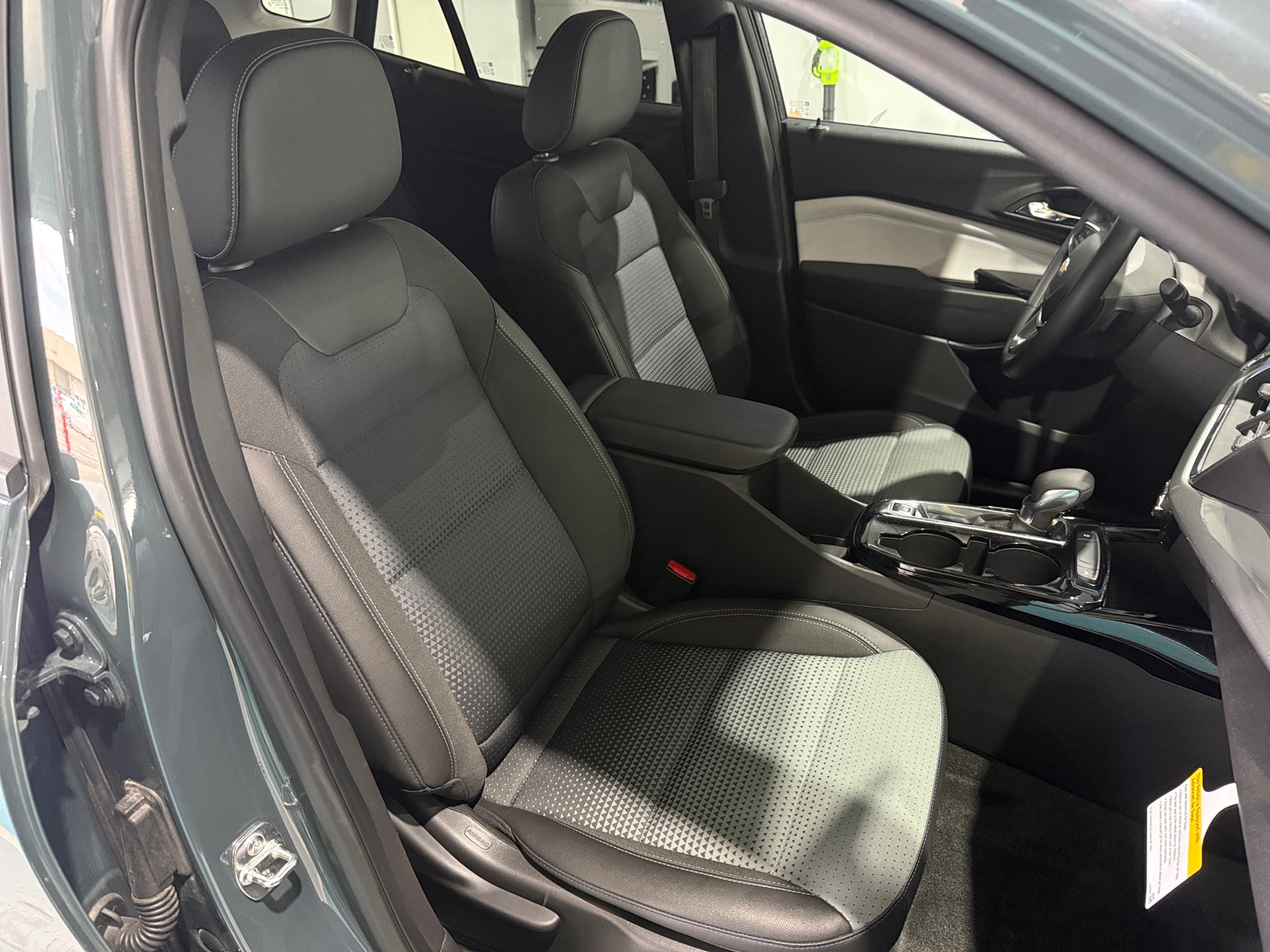 Thumbnail: 2025 Chevrolet Trax - 2