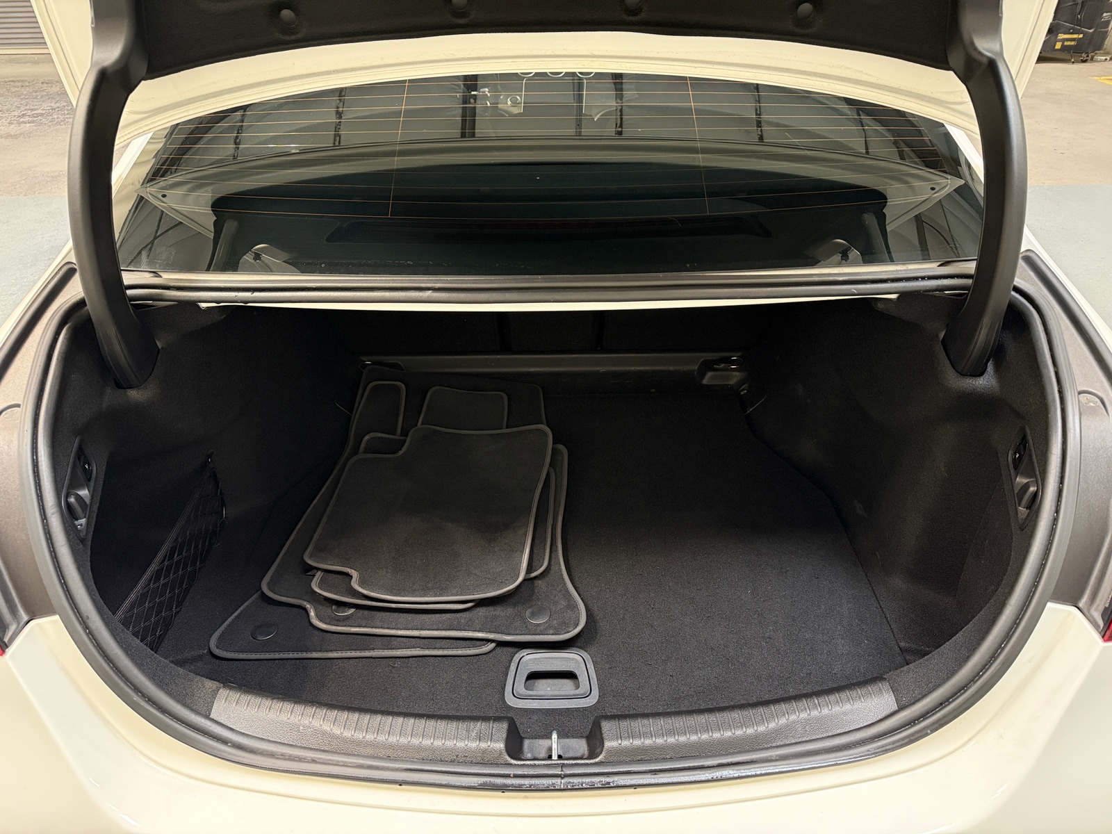 Thumbnail: 2023 Mercedes-Benz C-Class - 6