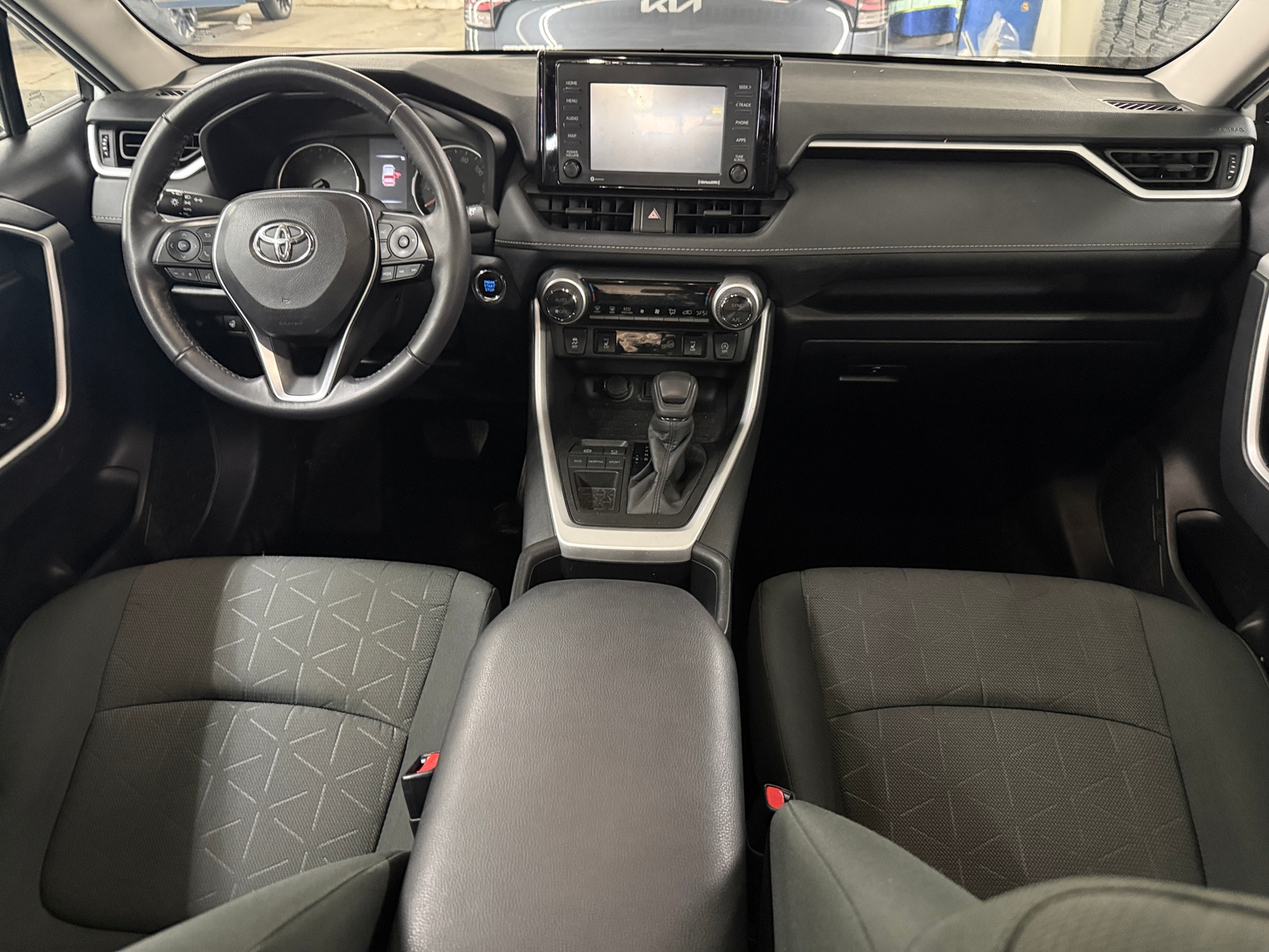 Thumbnail: 2022 Toyota RAV4 - 3