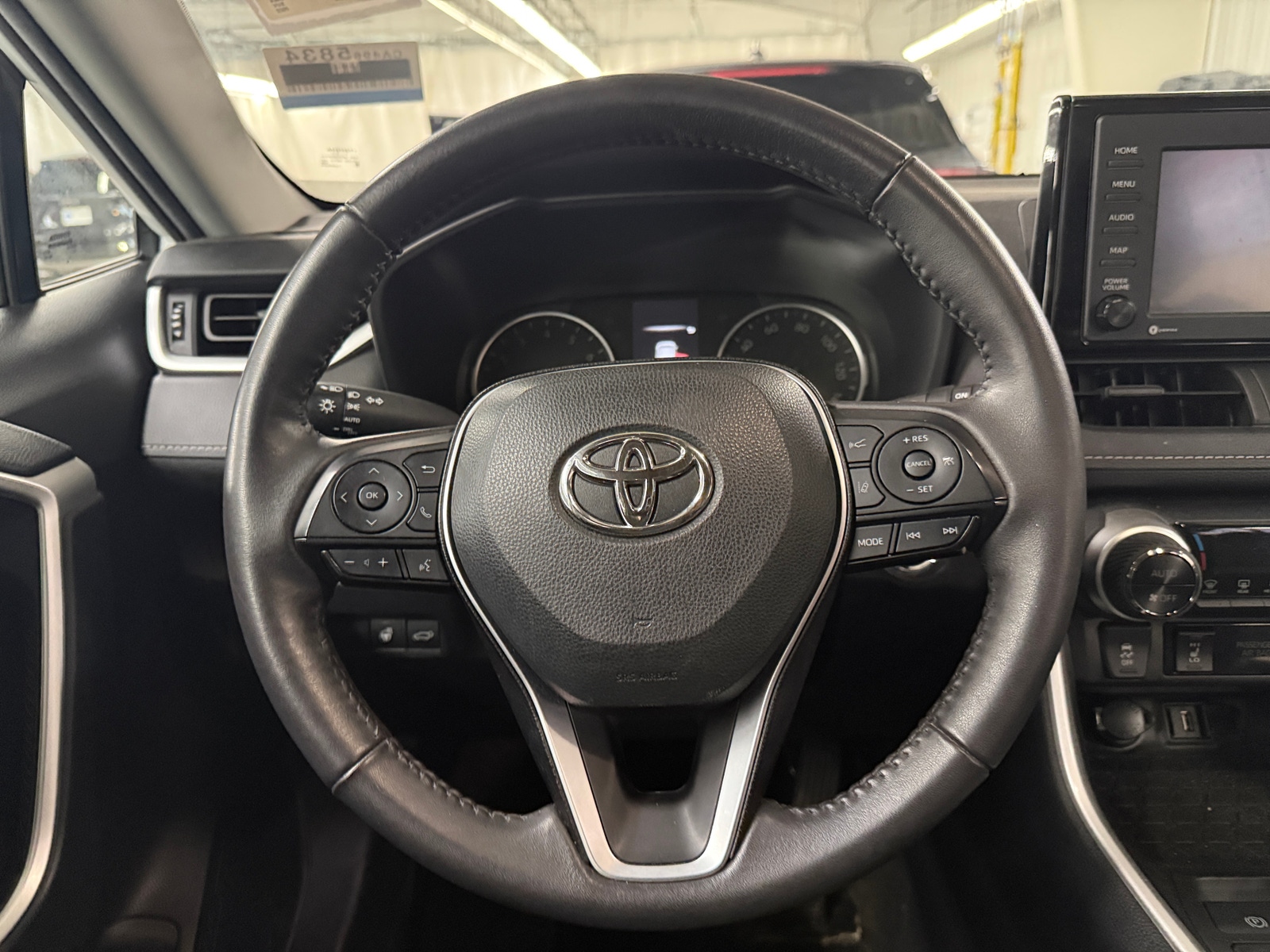 Thumbnail: 2022 Toyota RAV4 - 5